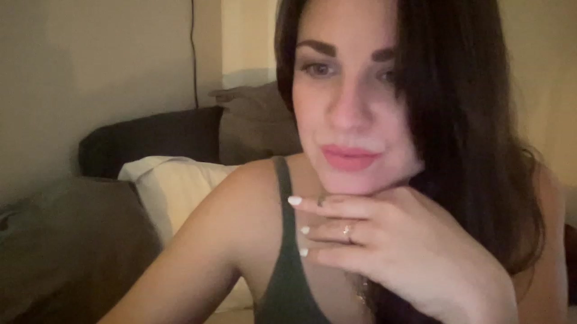 Gallery image thumbnail from PennieGold's myfreecams stream on, 01/17/2023, 22:17 image 5 of 20