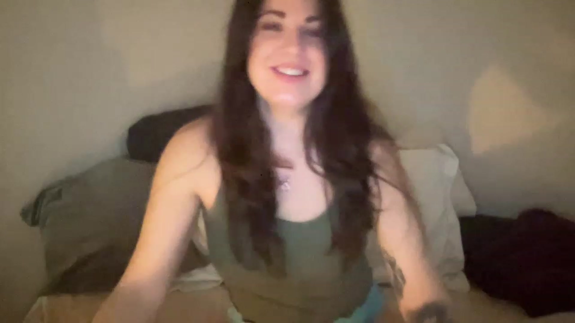 Gallery image thumbnail from PennieGold's myfreecams stream on, 01/17/2023, 22:17 image 3 of 20