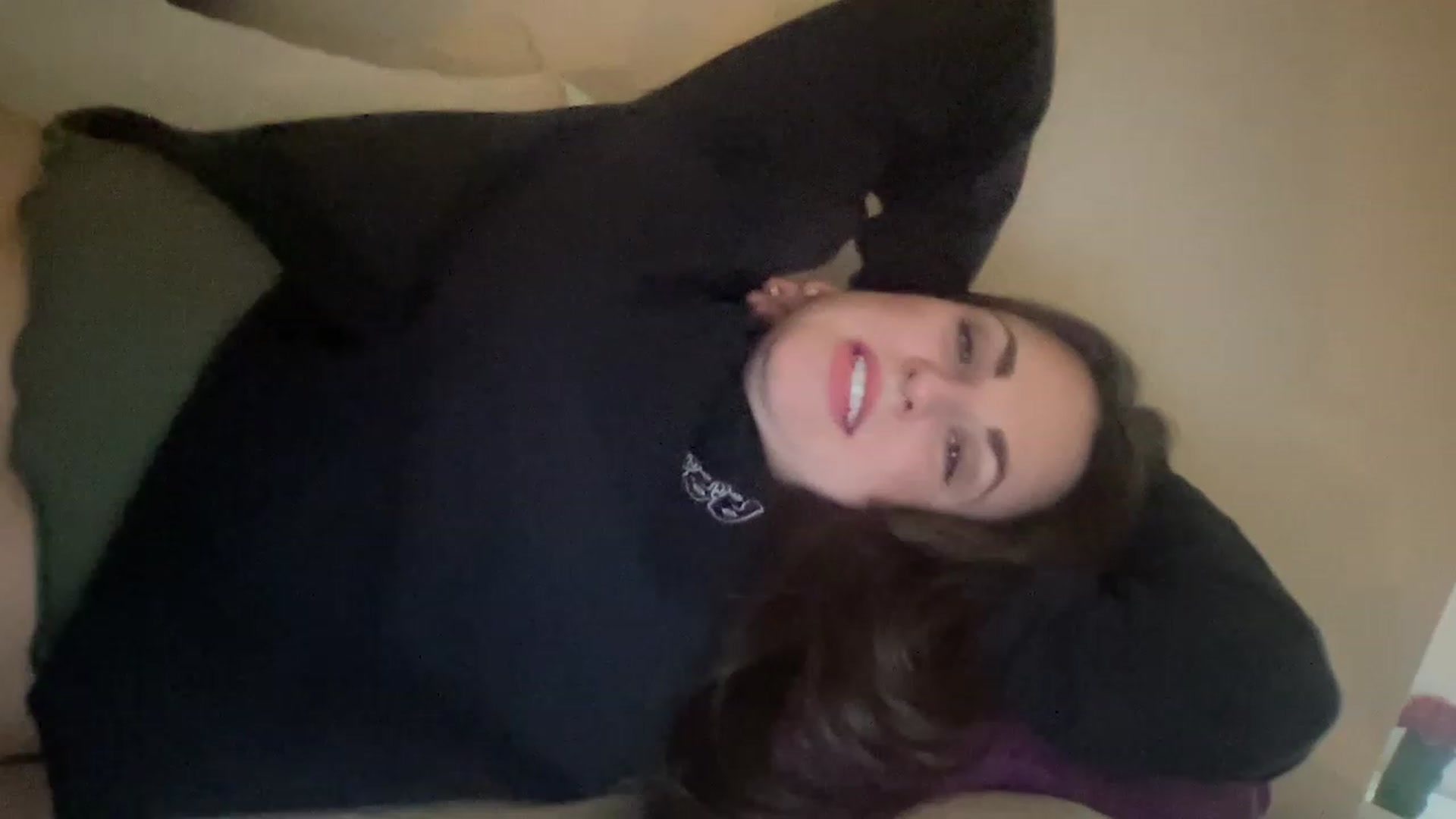 Gallery image thumbnail from PennieGold's myfreecams stream on, 01/17/2023, 22:17 image 10 of 20