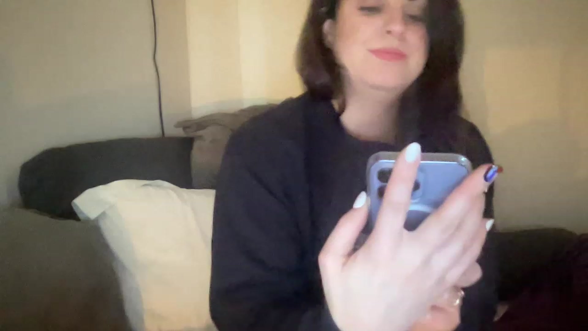 Gallery image thumbnail from PennieGold's myfreecams stream on, 01/17/2023, 22:17 image 8 of 20