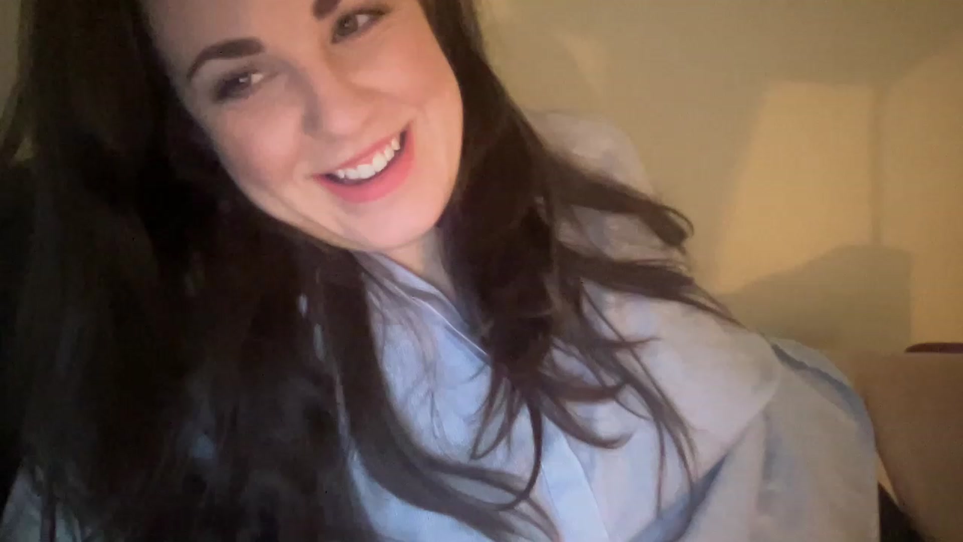 Gallery image thumbnail from PennieGold's myfreecams stream on, 01/18/2023, 21:16 image 8 of 20