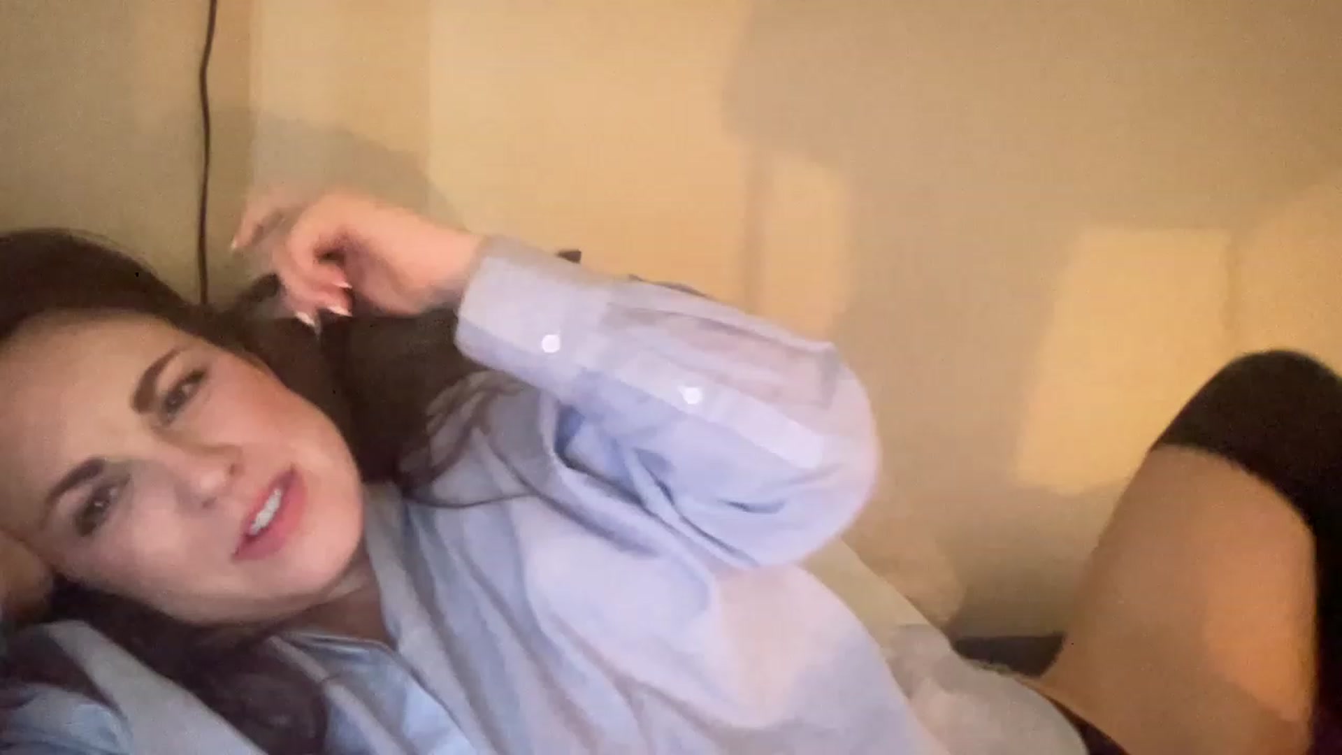 Gallery image thumbnail from PennieGold's myfreecams stream on, 01/18/2023, 21:16 image 15 of 20