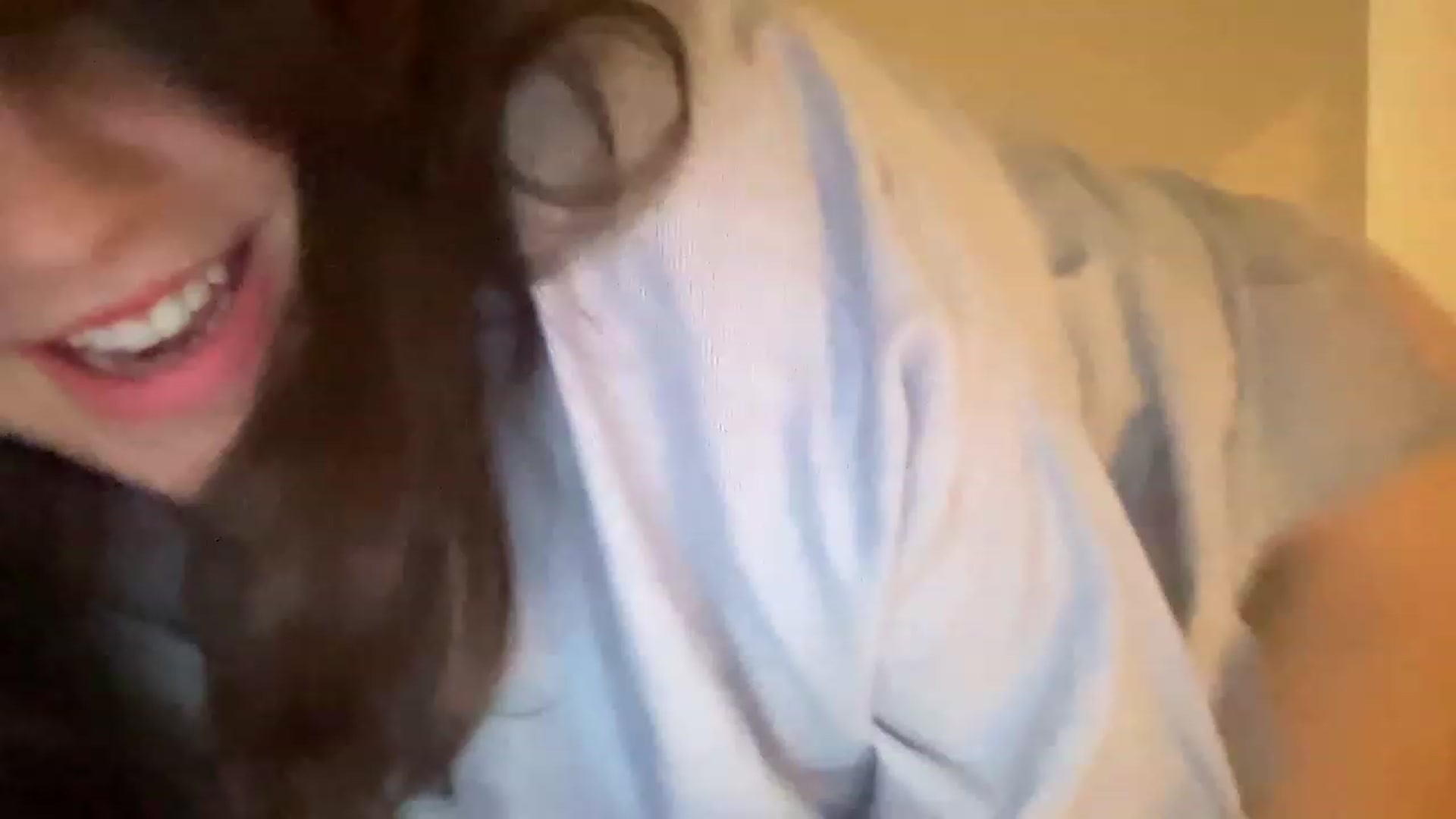 Gallery image thumbnail from PennieGold's myfreecams stream on, 01/18/2023, 21:16 image 17 of 20
