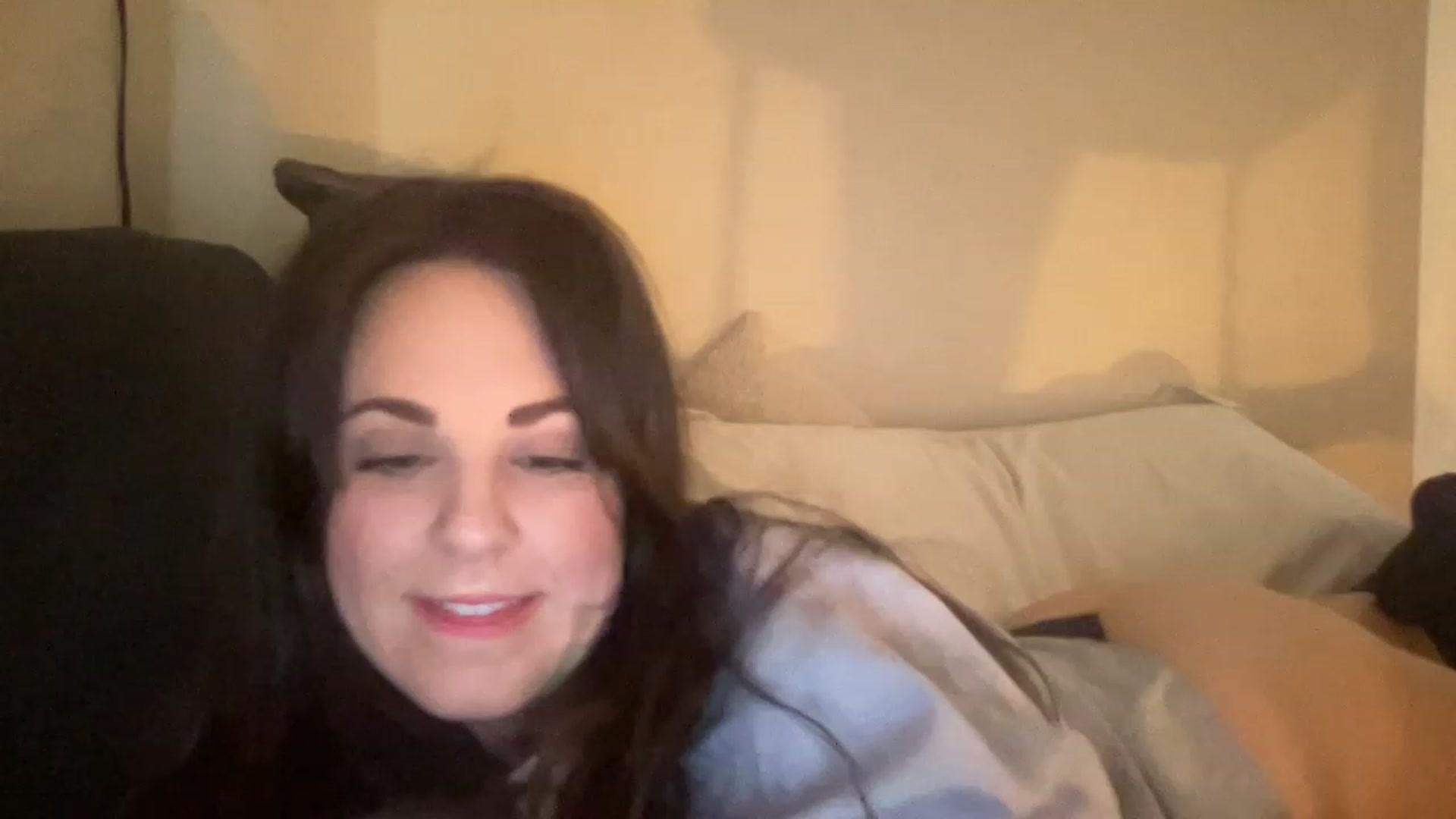 Gallery image thumbnail from PennieGold's myfreecams stream on, 01/18/2023, 21:16 image 19 of 20