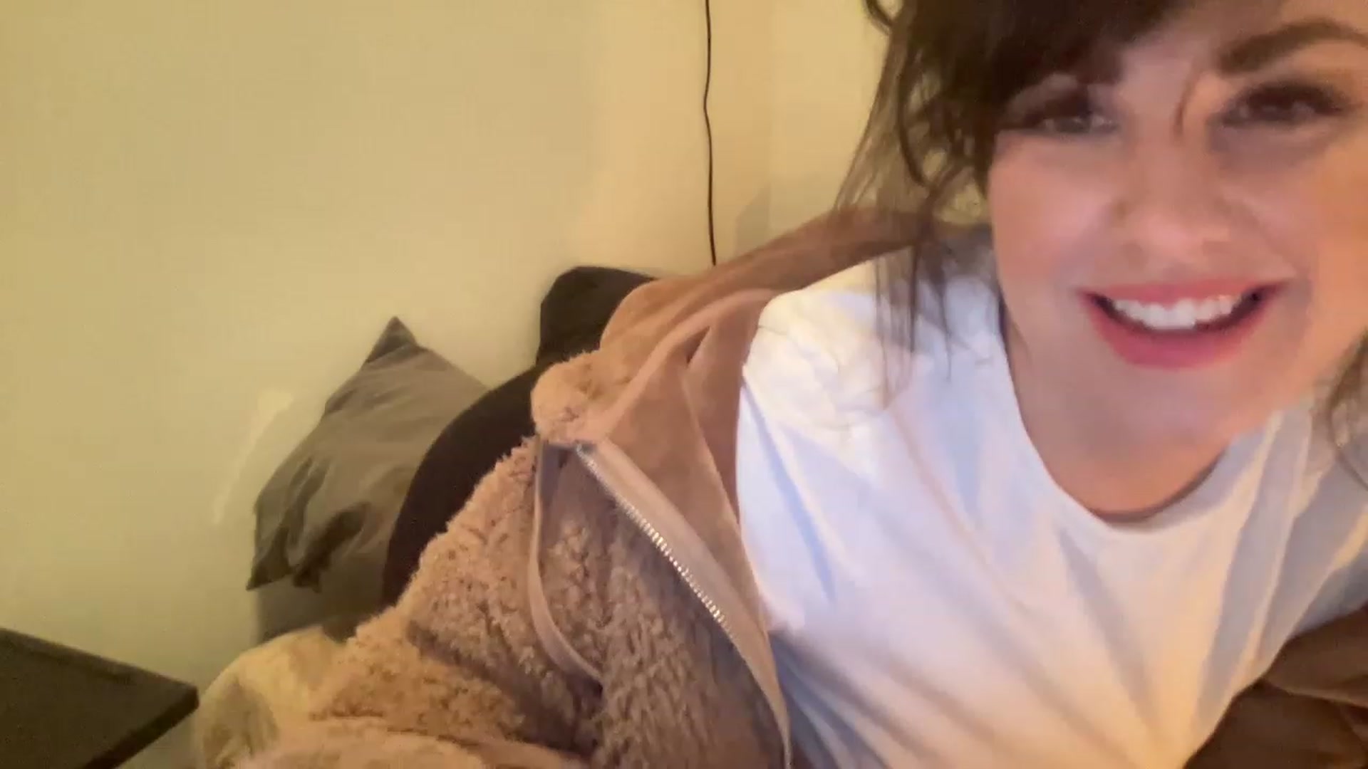 Gallery image thumbnail from PennieGold's myfreecams stream on, 02/07/2023, 19:21 image 11 of 20