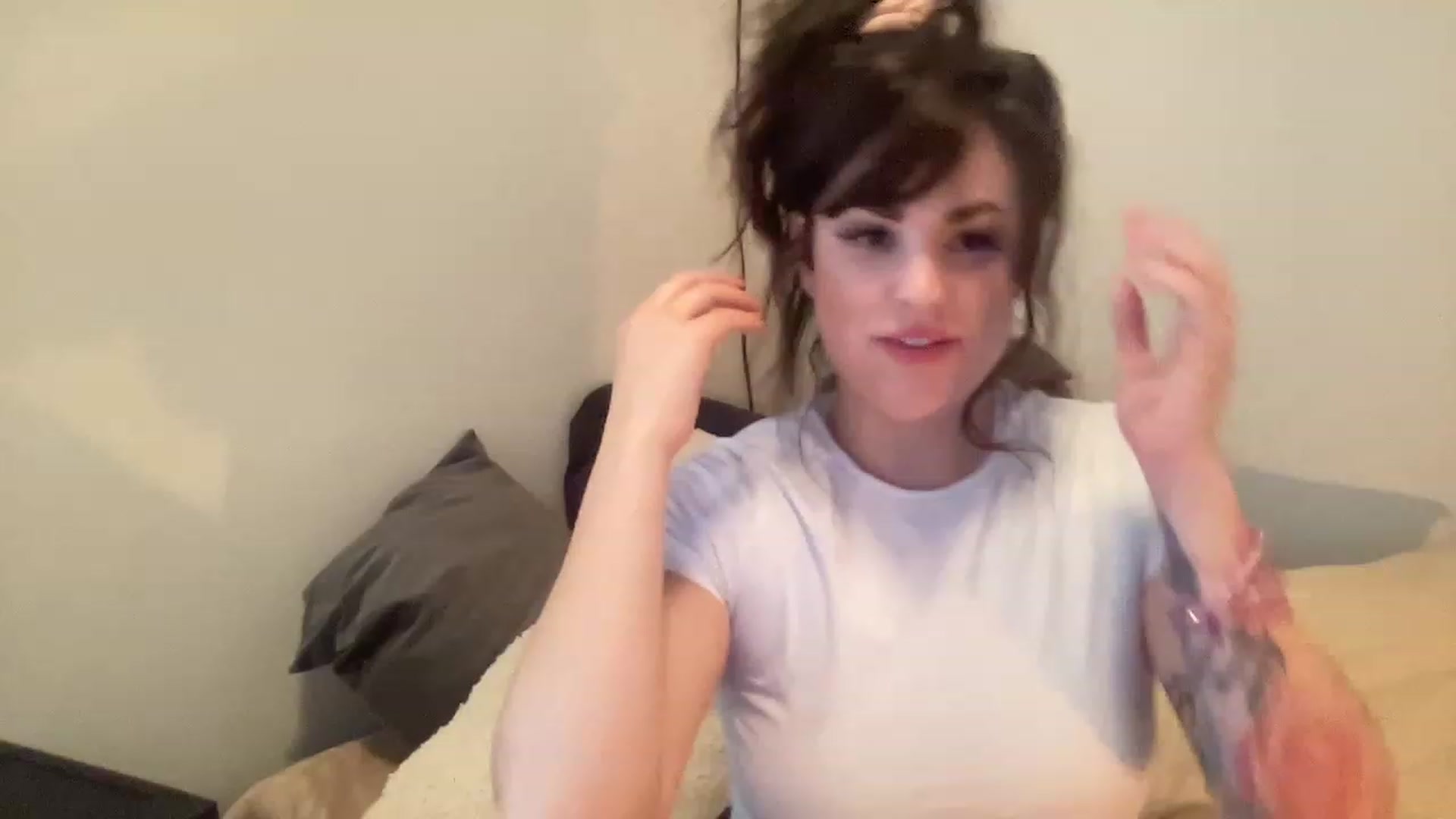 Gallery image thumbnail from PennieGold's myfreecams stream on, 02/07/2023, 19:21 image 4 of 20