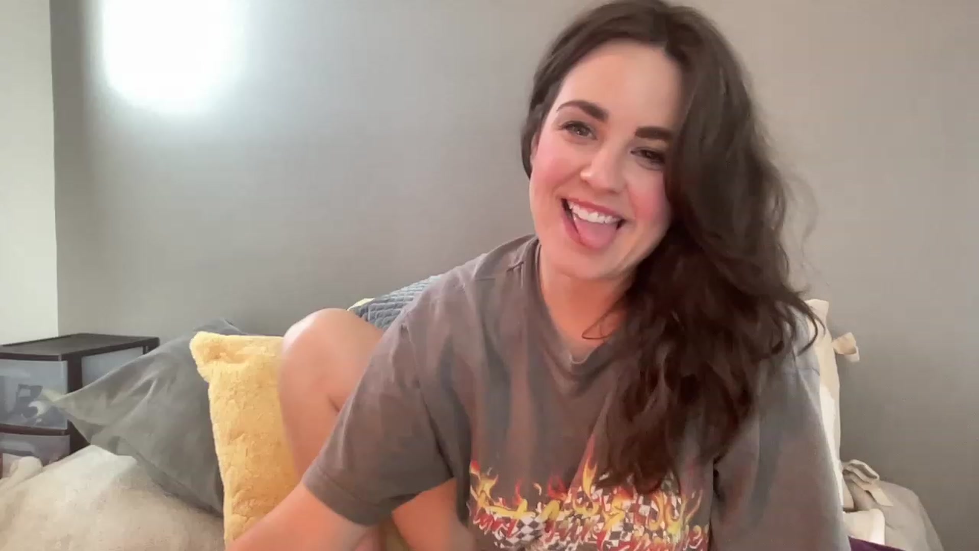 Gallery image thumbnail from PennieGold's myfreecams stream on, 06/03/2023, 19:28 image 6 of 20