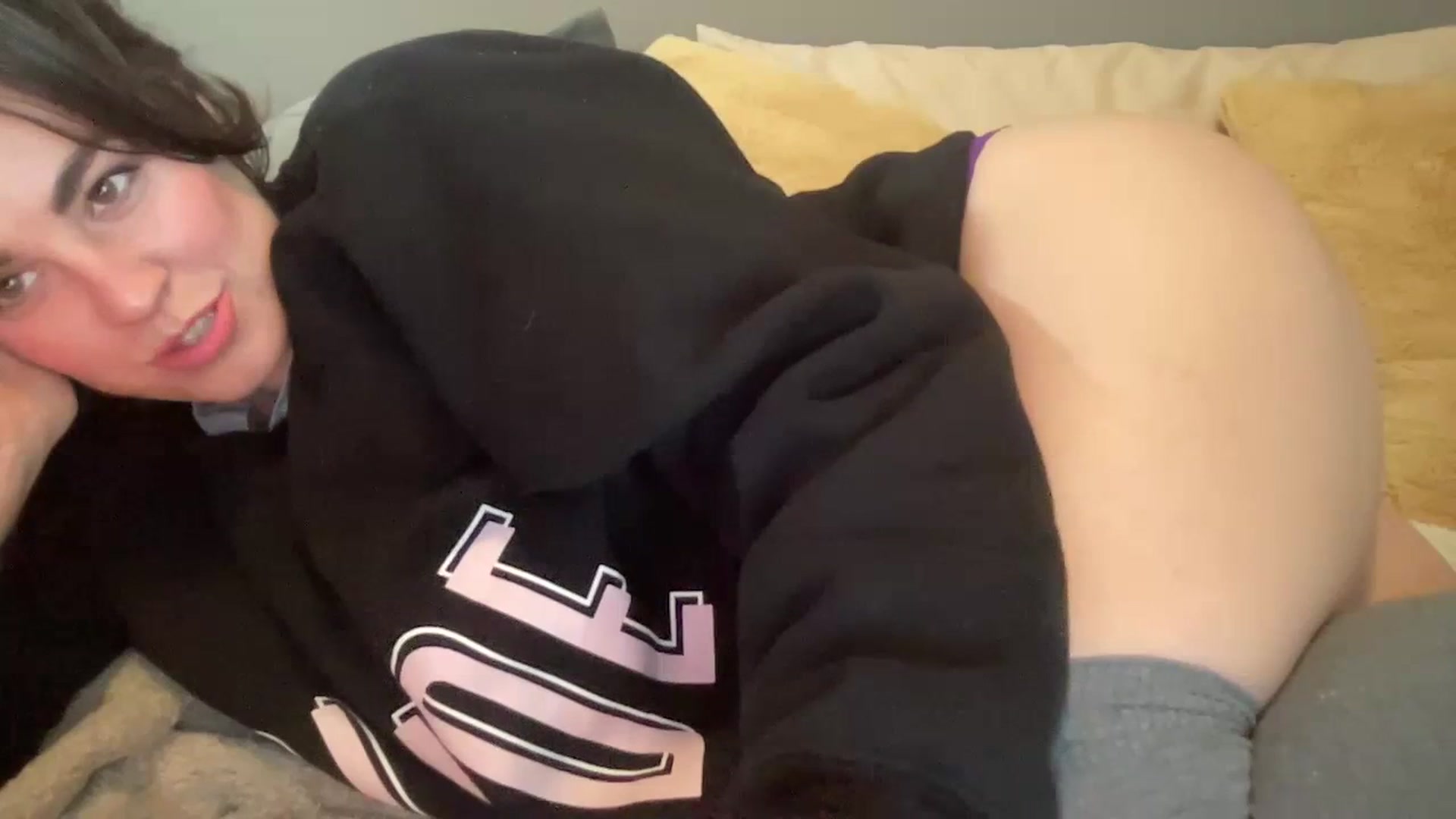 Gallery image thumbnail from PennieGold's myfreecams stream on, 06/04/2023, 02:10 image 20 of 20