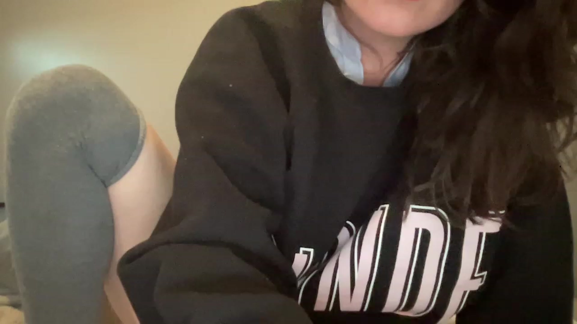 Gallery image thumbnail from PennieGold's myfreecams stream on, 06/04/2023, 04:00 image 4 of 20