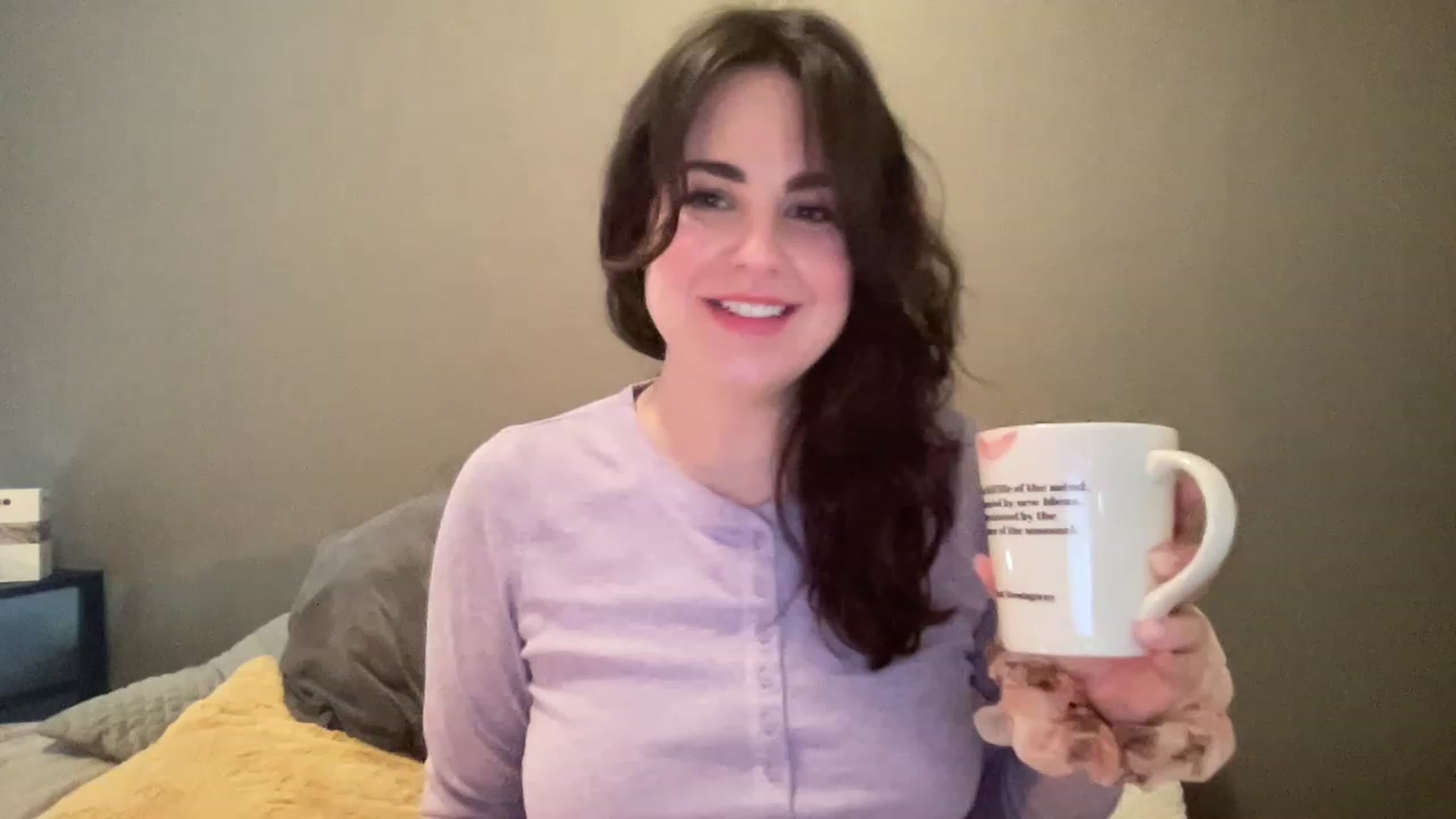 Gallery image thumbnail from PennieGold's myfreecams stream on, 06/05/2023, 20:25 image 2 of 20