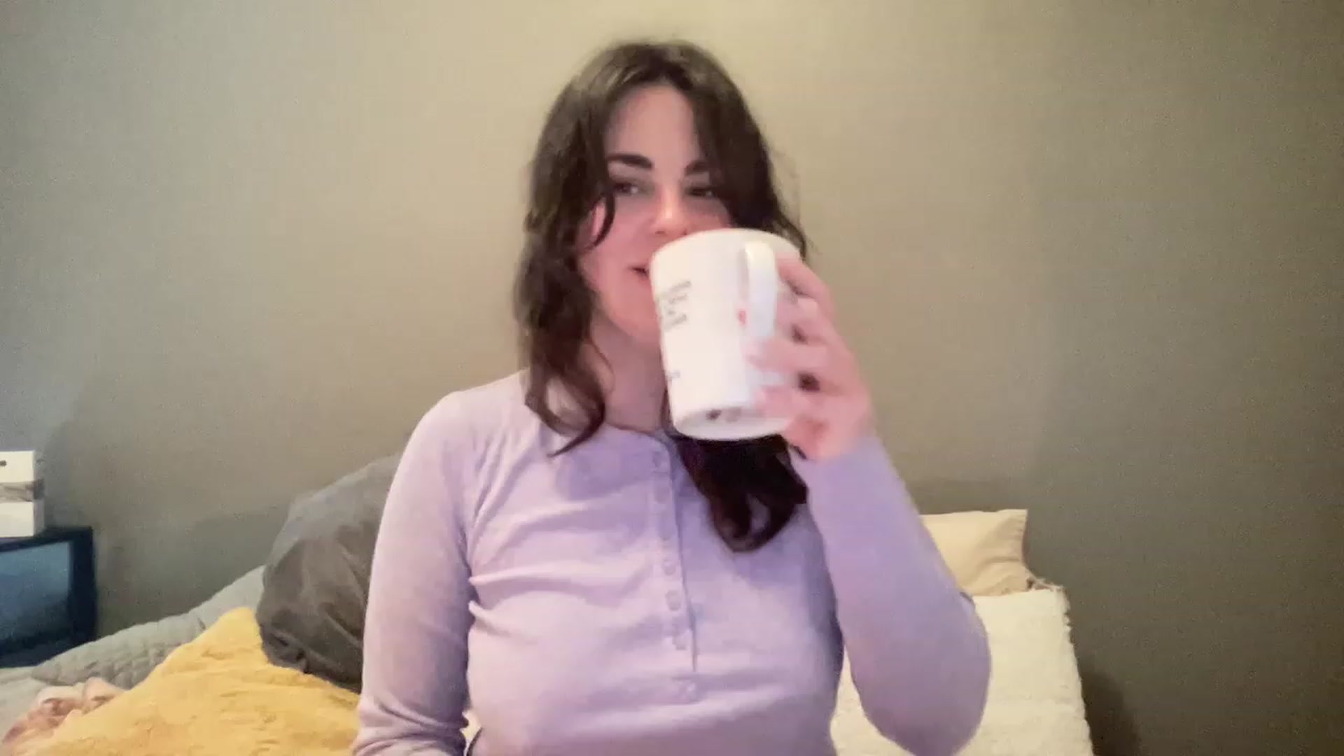 Gallery image thumbnail from PennieGold's myfreecams stream on, 06/05/2023, 20:25 image 4 of 20