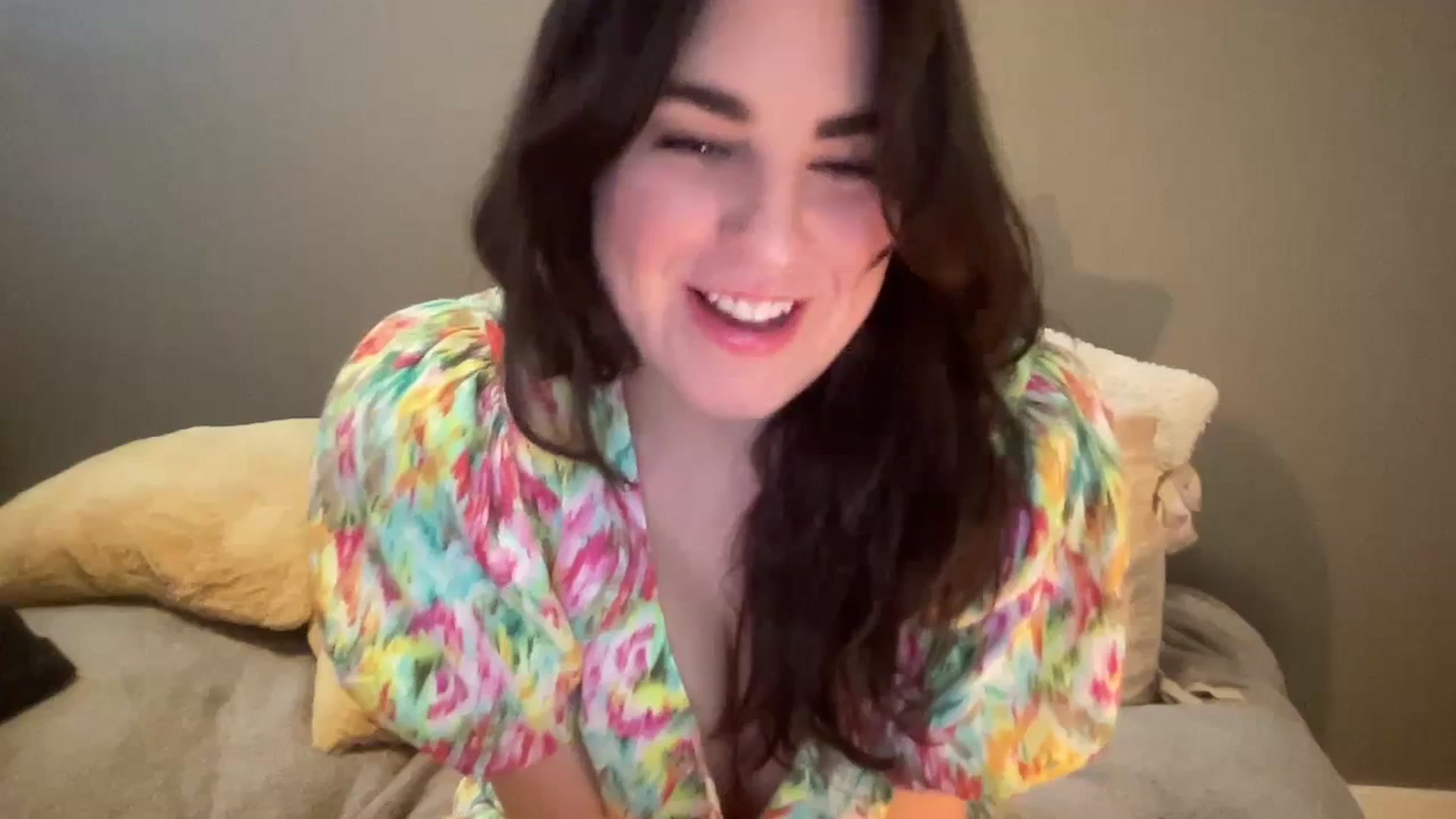 Gallery image thumbnail from PennieGold's myfreecams stream on, 06/18/2023, 04:34 image 2 of 20