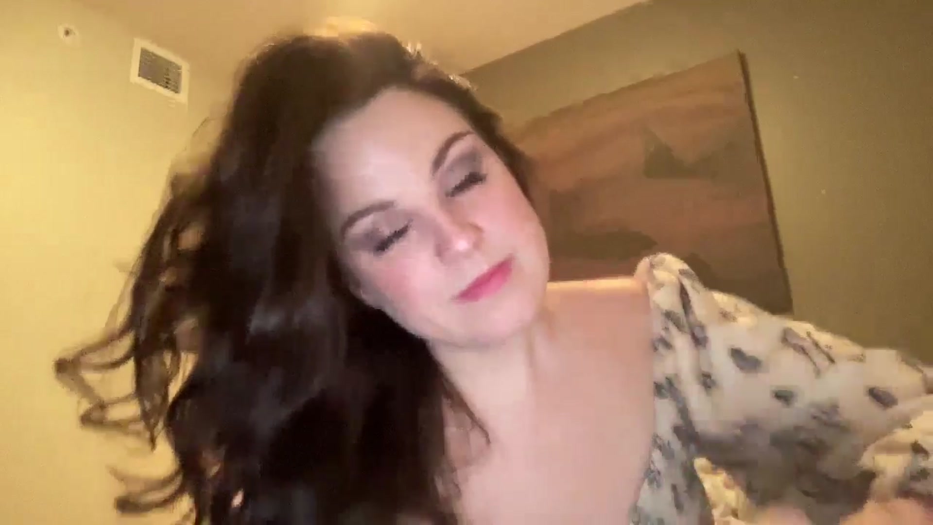 Gallery image thumbnail from PennieGold's myfreecams stream on, 02/05/2025, 22:29 image 4 of 20