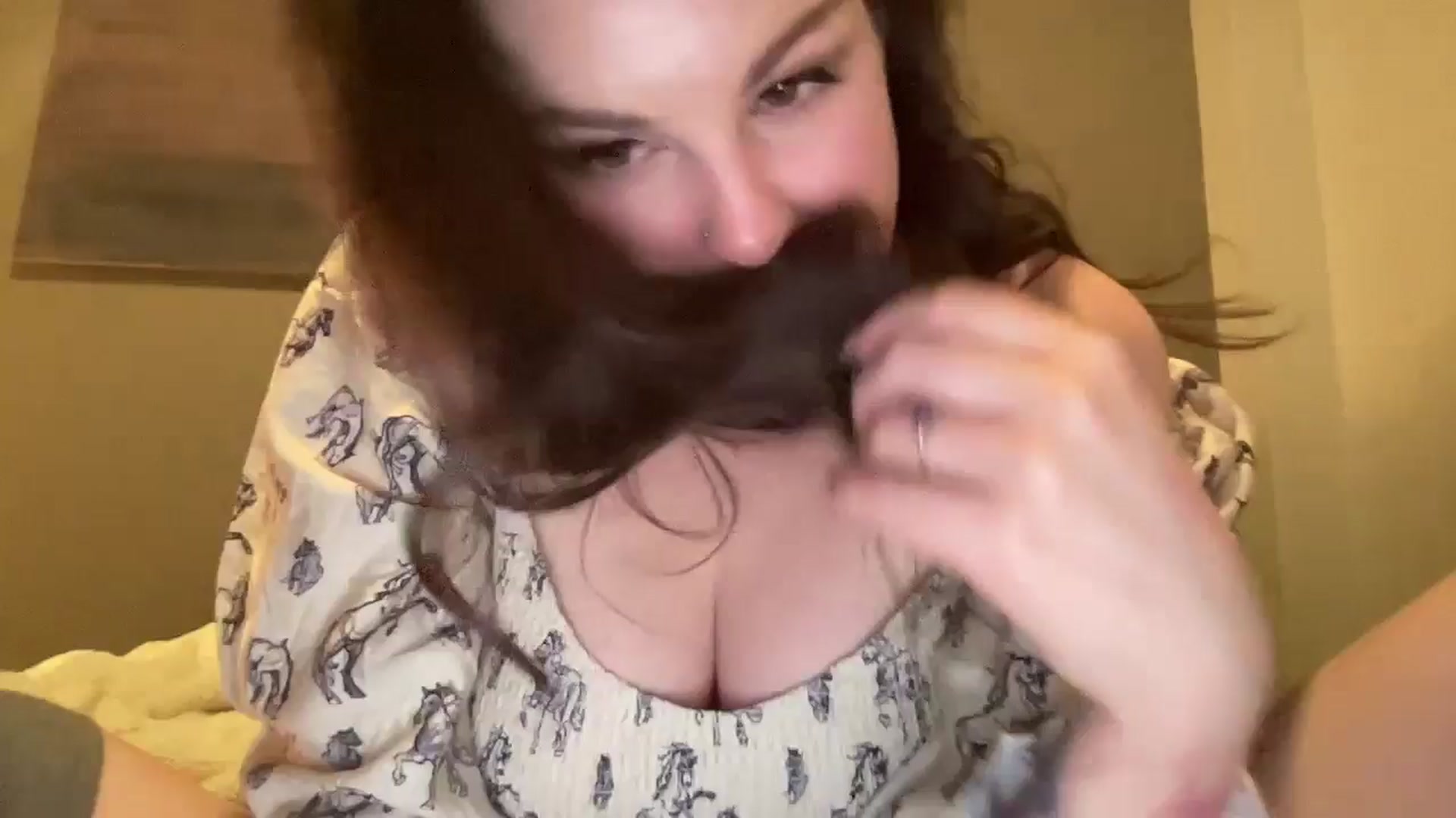 Gallery image thumbnail from PennieGold's myfreecams stream on, 02/05/2025, 22:29 image 9 of 20