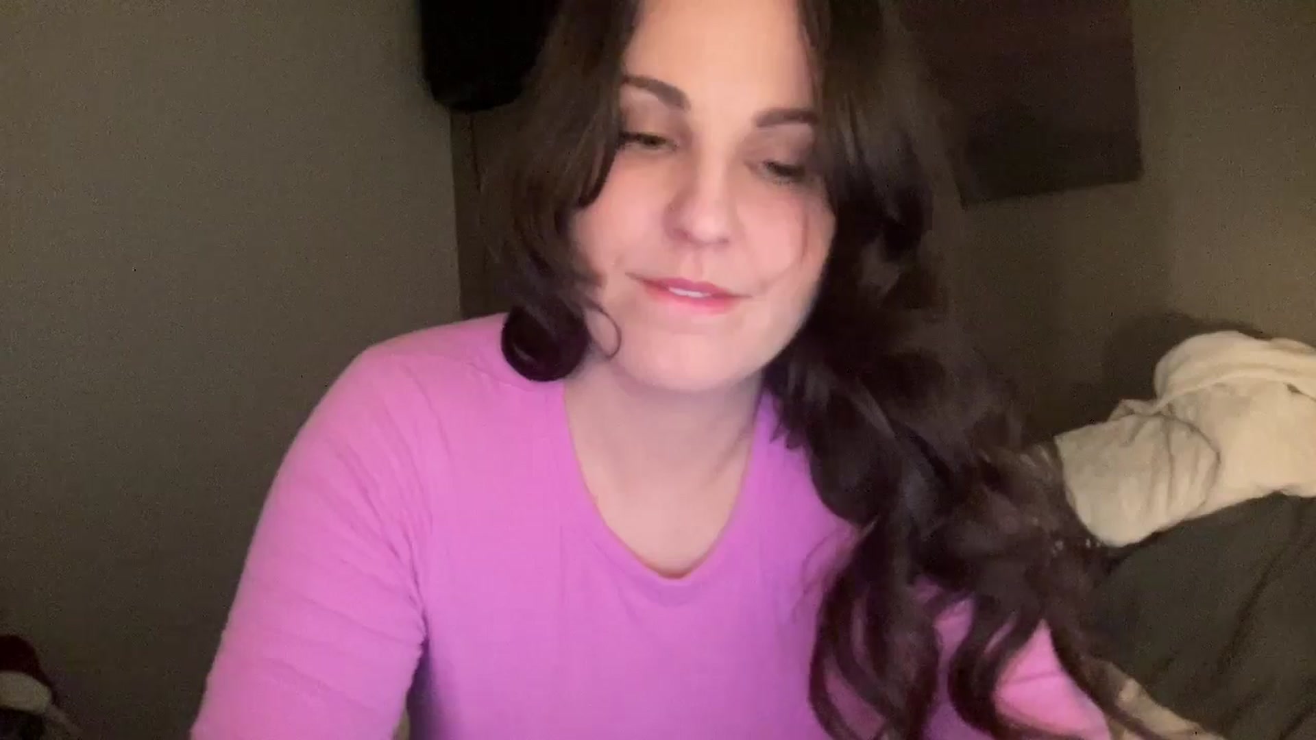 Gallery image thumbnail from PennieGold's myfreecams stream on, 05/19/2025, 22:30 image 18 of 20