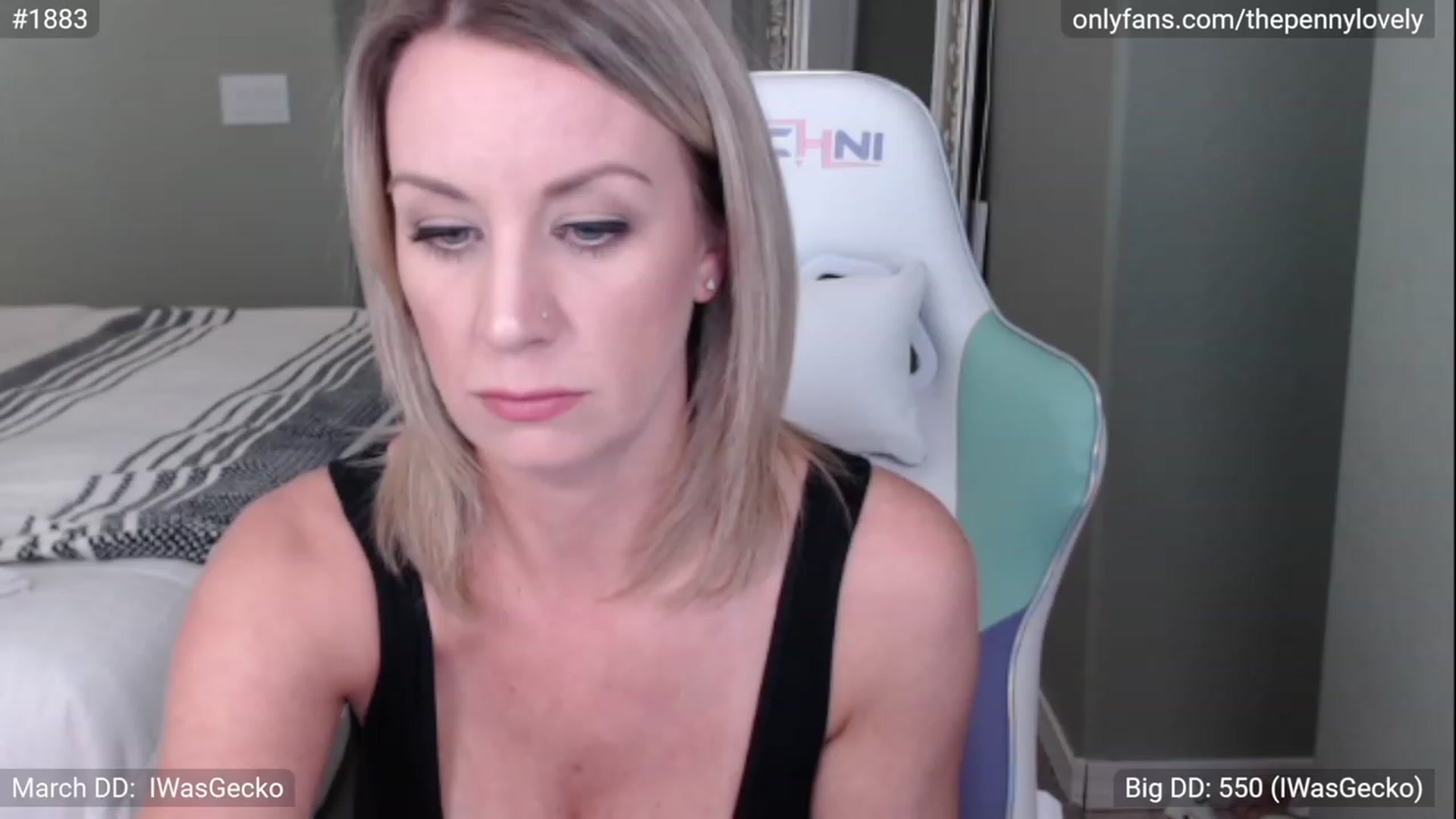 Gallery image thumbnail from PennyLovely's myfreecams stream on, 03/02/2023, 21:11 image 16 of 20