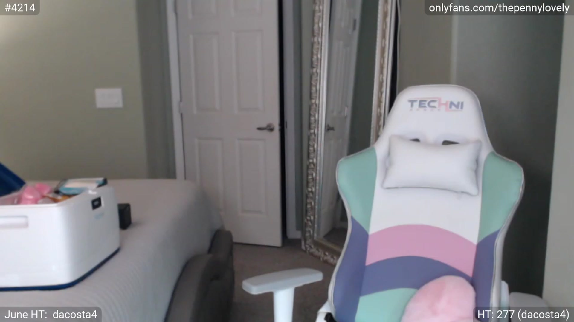 Gallery image thumbnail from PennyLovely's myfreecams stream on, 06/10/2023, 07:24 image 12 of 20
