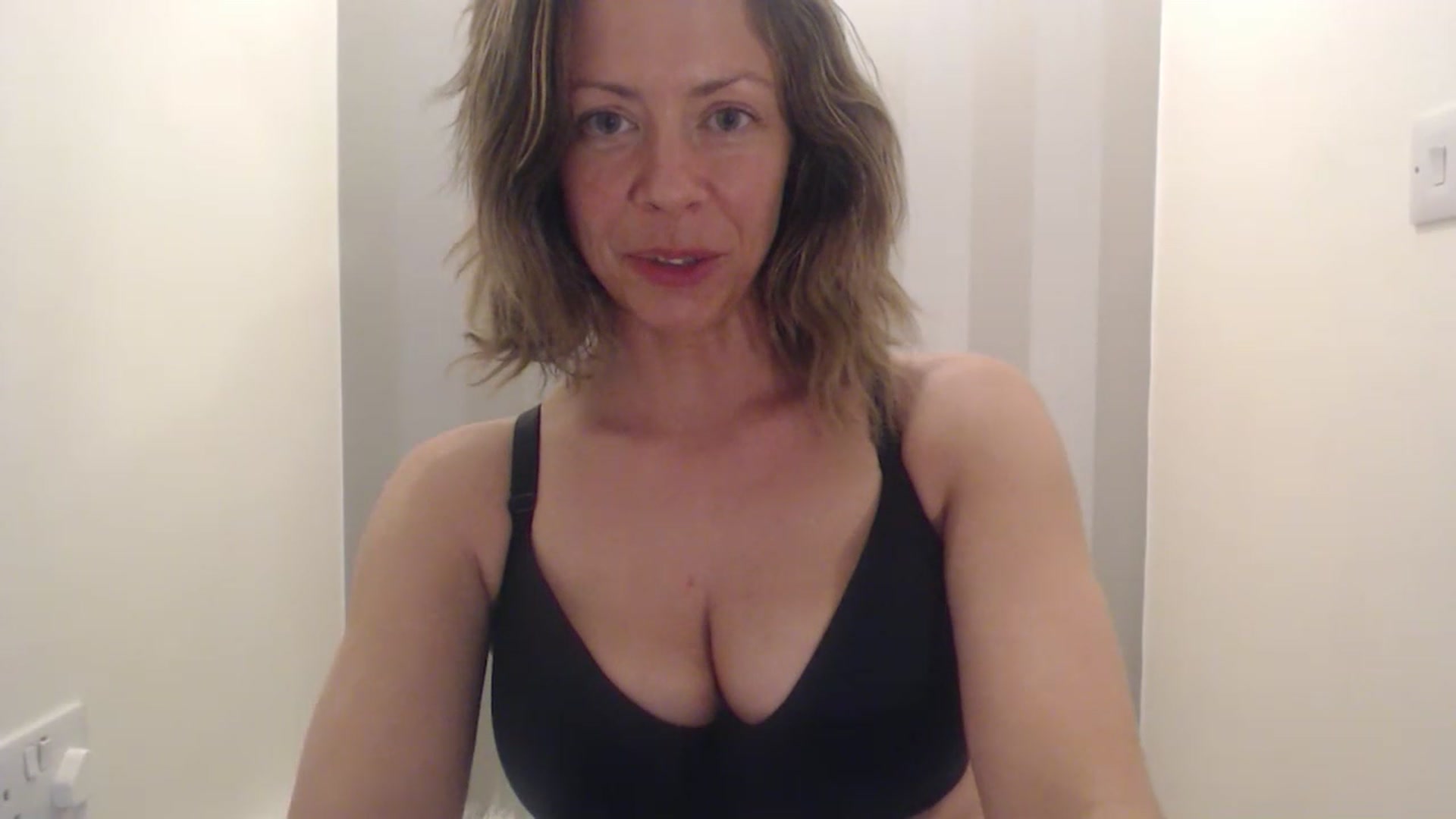 Gallery image thumbnail from Penny_Pockets's myfreecams stream on, 03/28/2023, 11:18 image 18 of 20