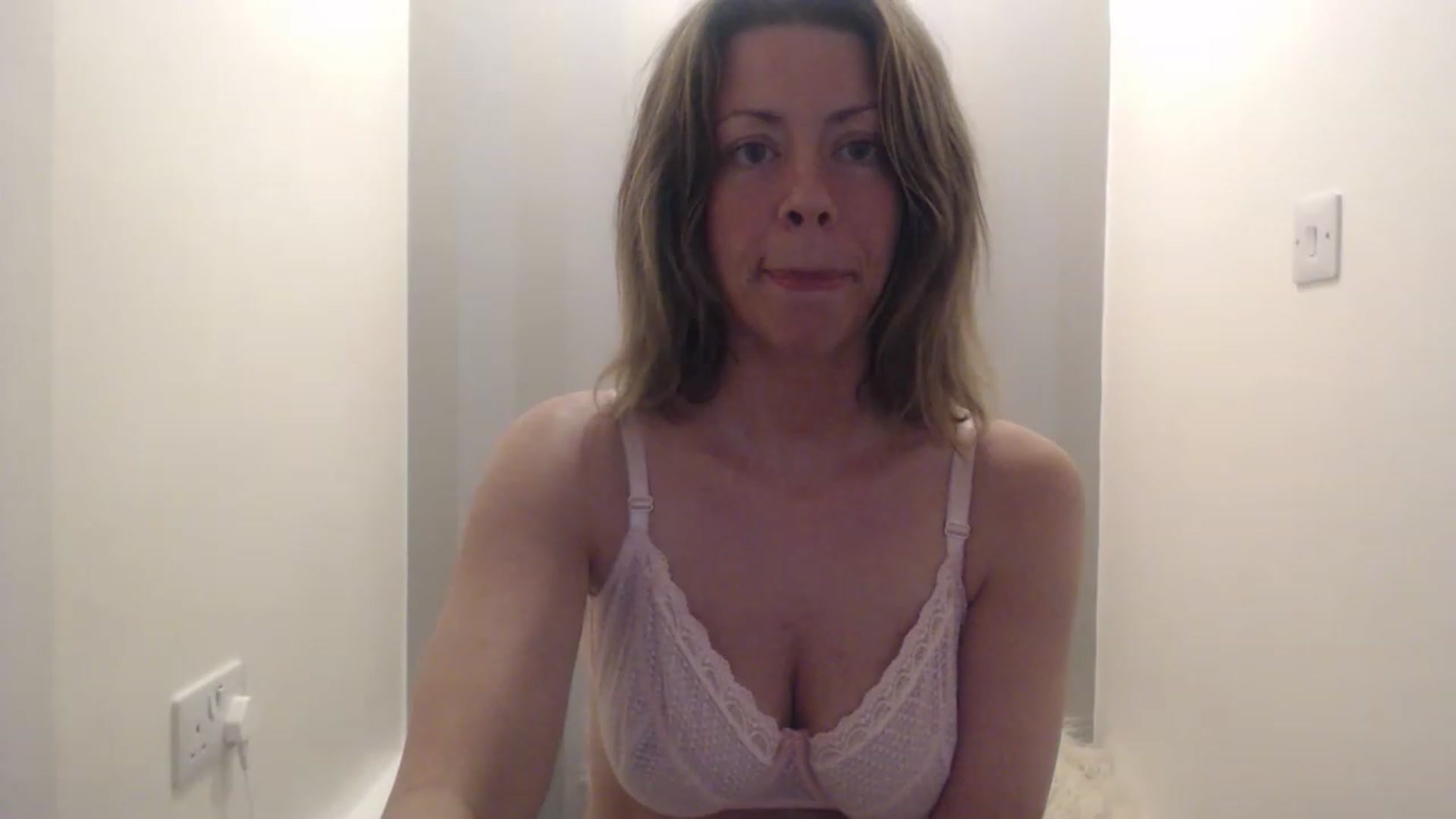 Gallery image thumbnail from Penny_Pockets's myfreecams stream on, 03/30/2023, 10:52 image 14 of 20