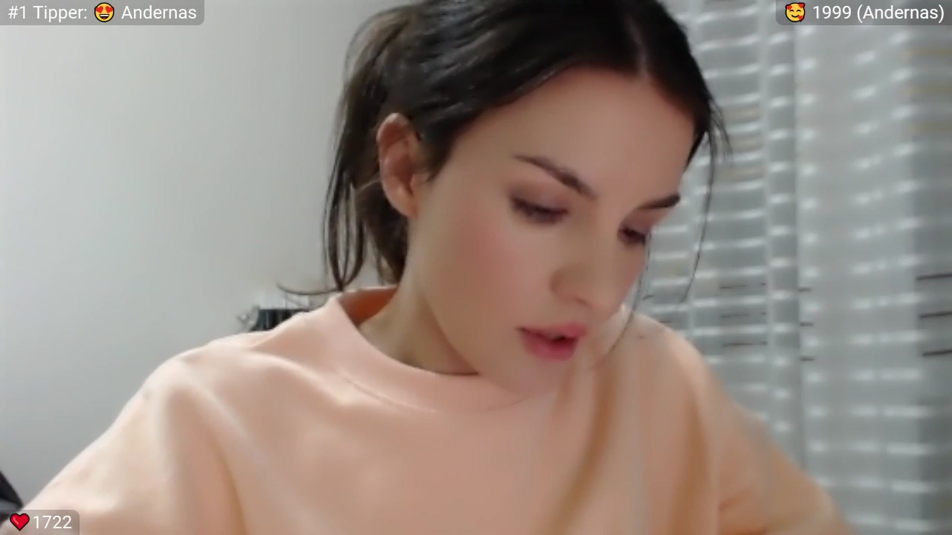 Gallery image thumbnail from Peppermint's myfreecams stream on, 02/03/2024, 23:33 image 11 of 20