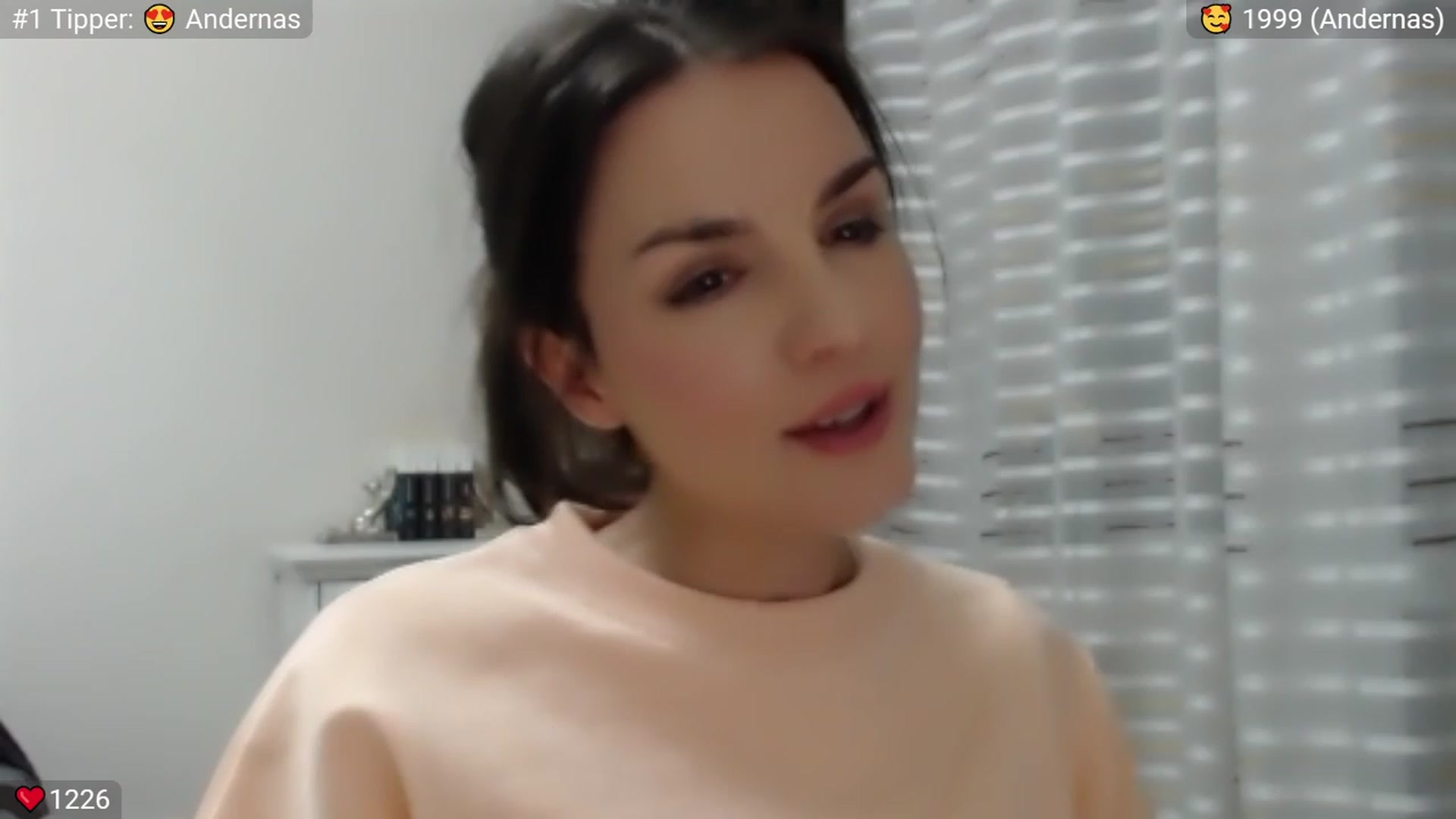 Gallery image thumbnail from Peppermint's myfreecams stream on, 02/04/2024, 24:25 image 4 of 20