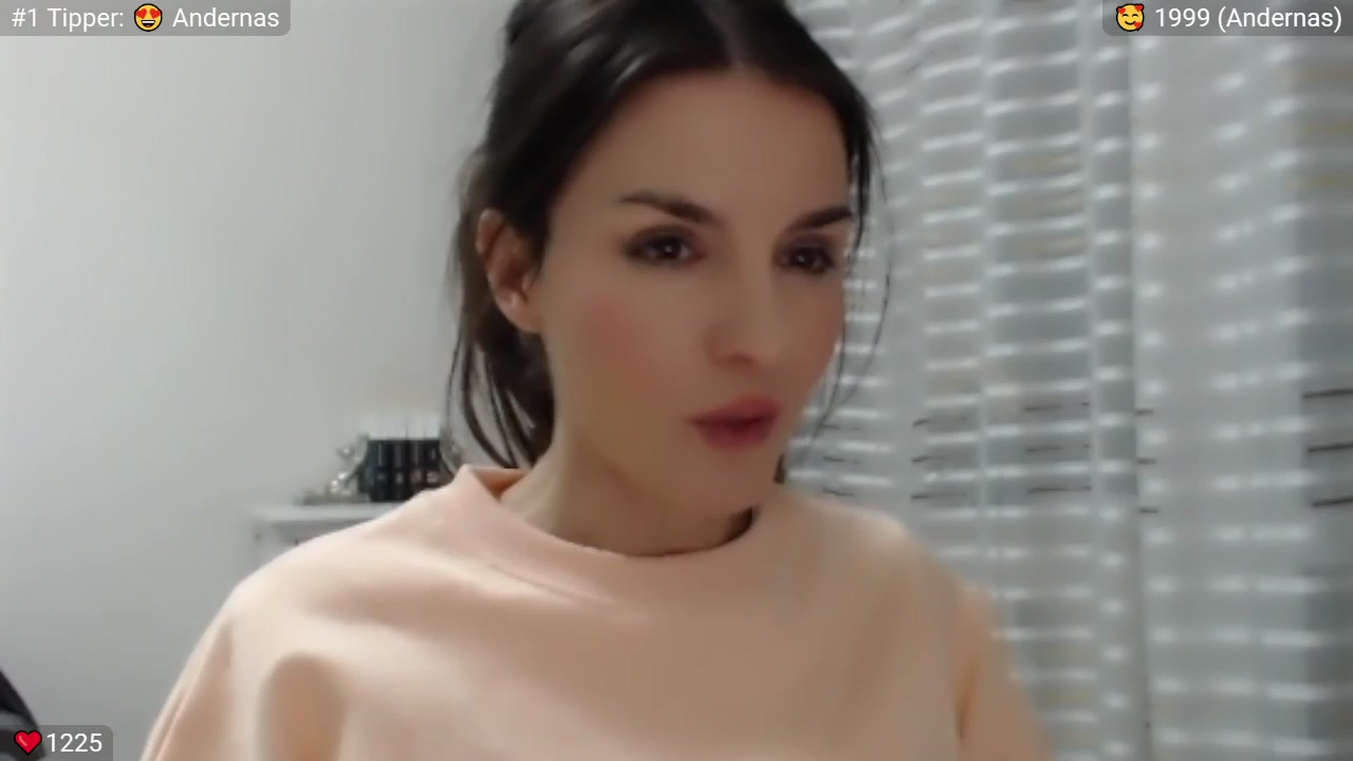 Gallery image thumbnail from Peppermint's myfreecams stream on, 02/04/2024, 24:25 image 3 of 20