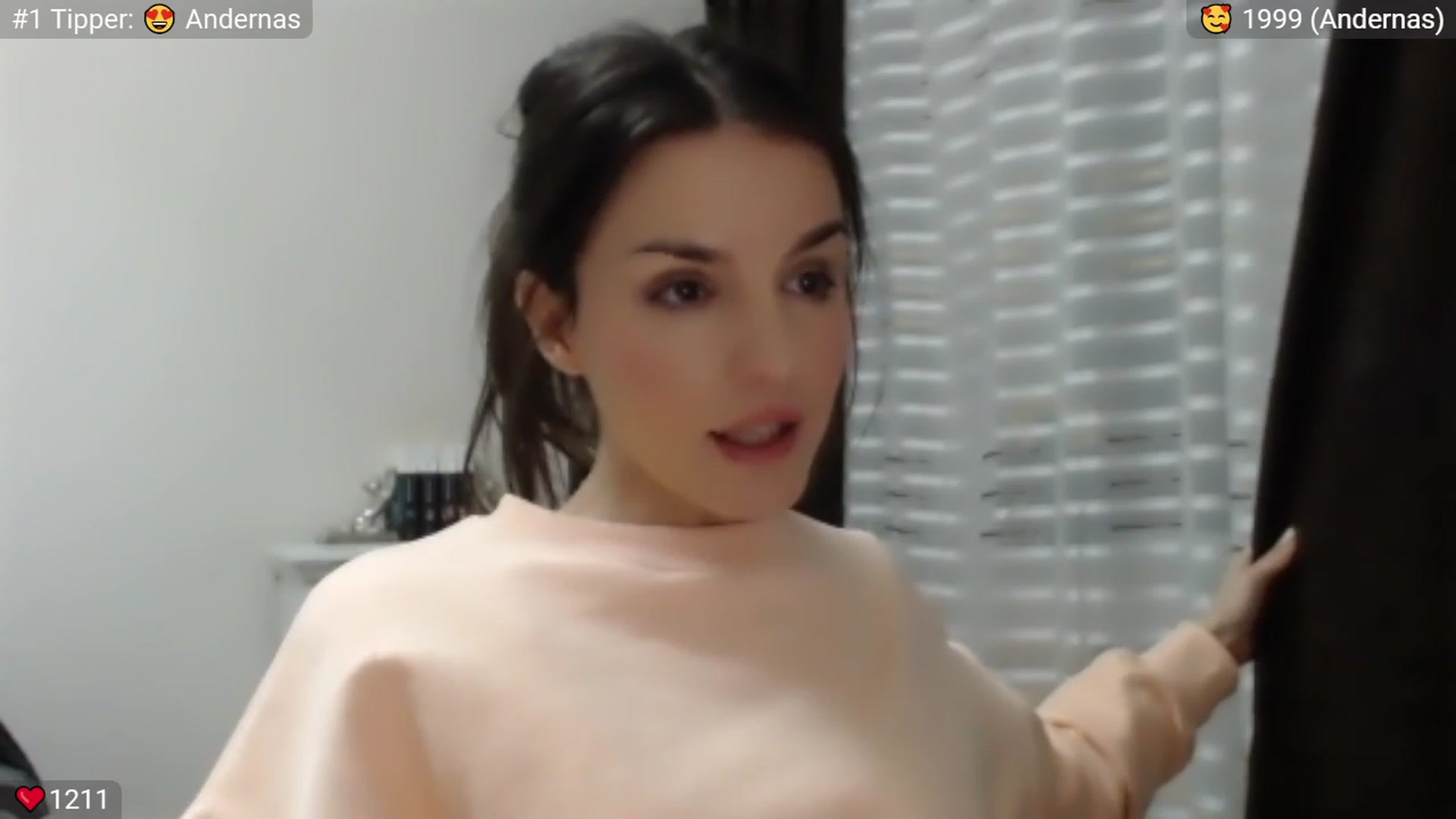 Gallery image thumbnail from Peppermint's myfreecams stream on, 02/04/2024, 24:25 image 12 of 20