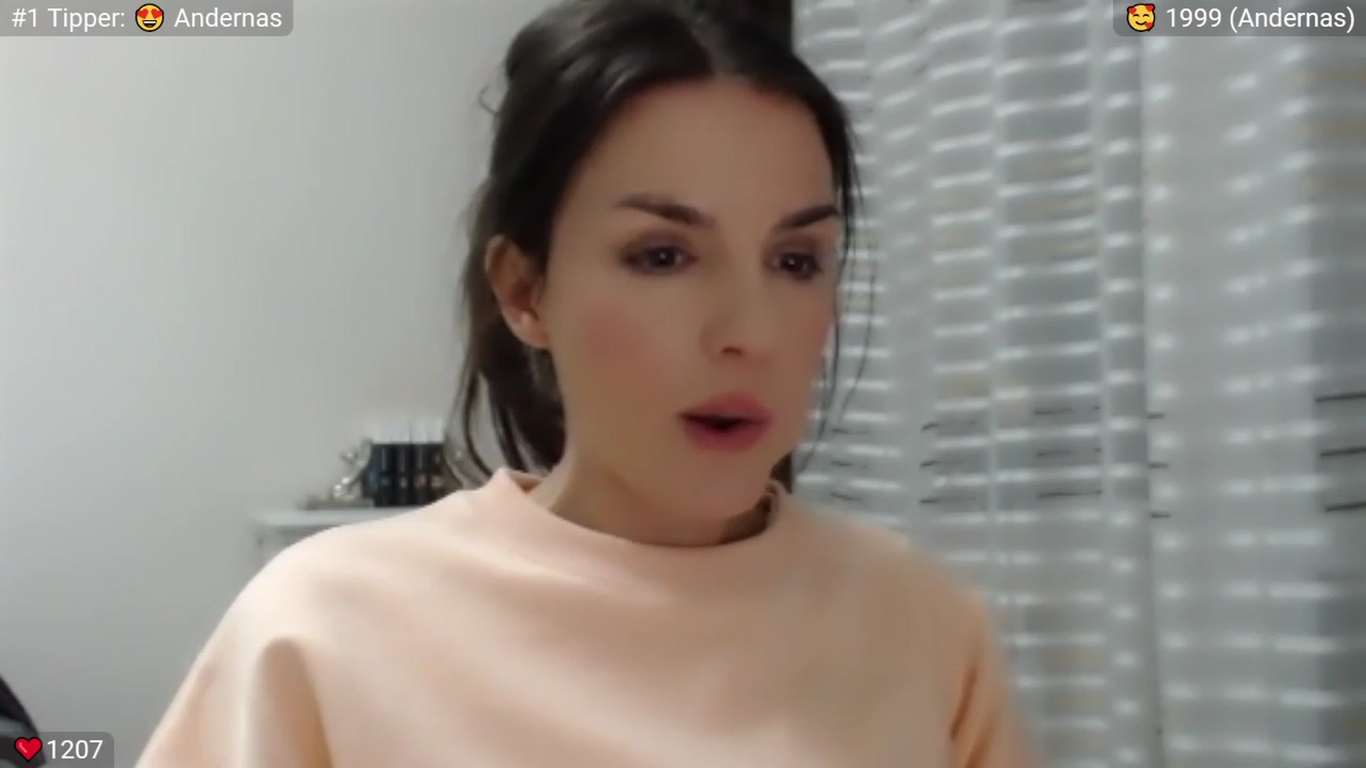 Gallery image thumbnail from Peppermint's myfreecams stream on, 02/04/2024, 24:25 image 8 of 20