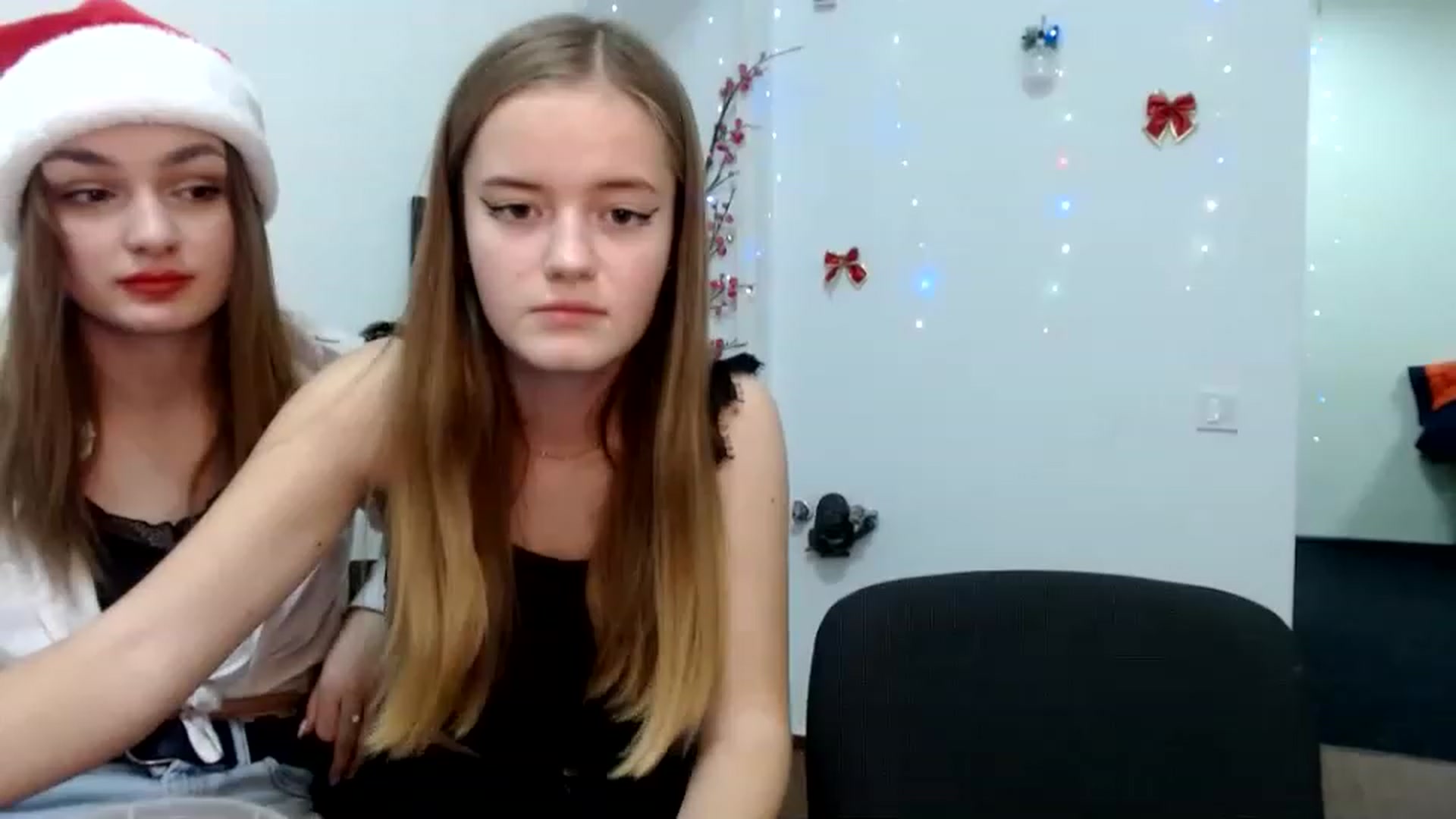 Gallery image thumbnail from PepperoniXXX's myfreecams stream on, 12/10/2022, 17:01 image 2 of 20