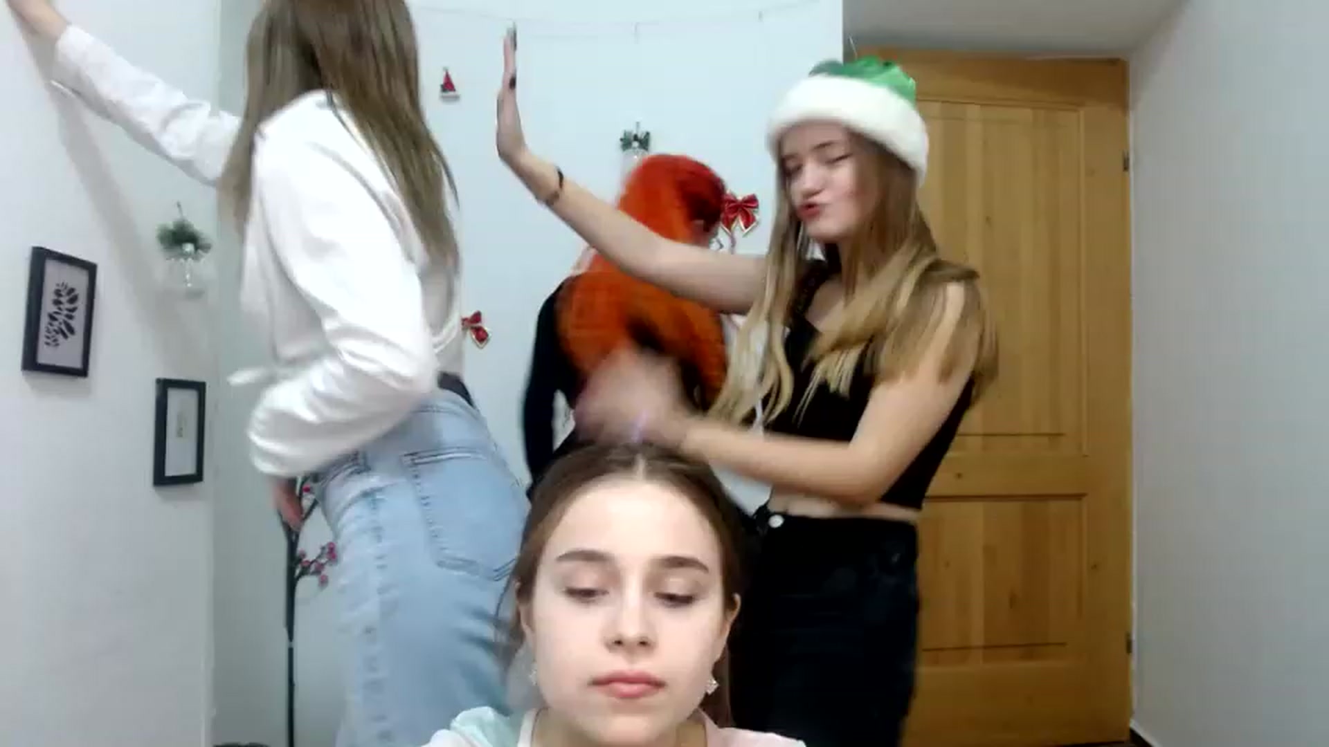 Gallery image thumbnail from PepperoniXXX's myfreecams stream on, 12/10/2022, 17:58 image 16 of 20