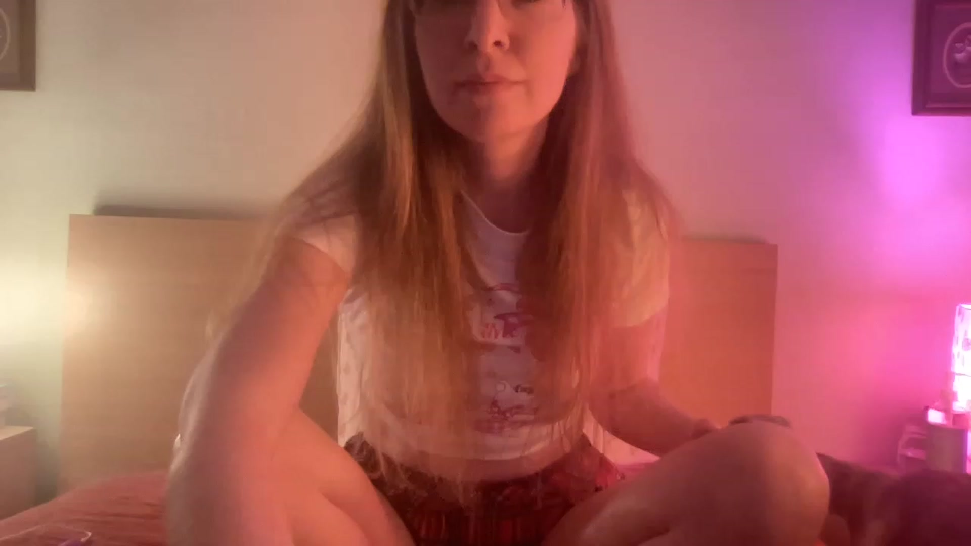 Gallery image thumbnail from Peppymint's myfreecams stream on, 04/06/2023, 24:56 image 7 of 20