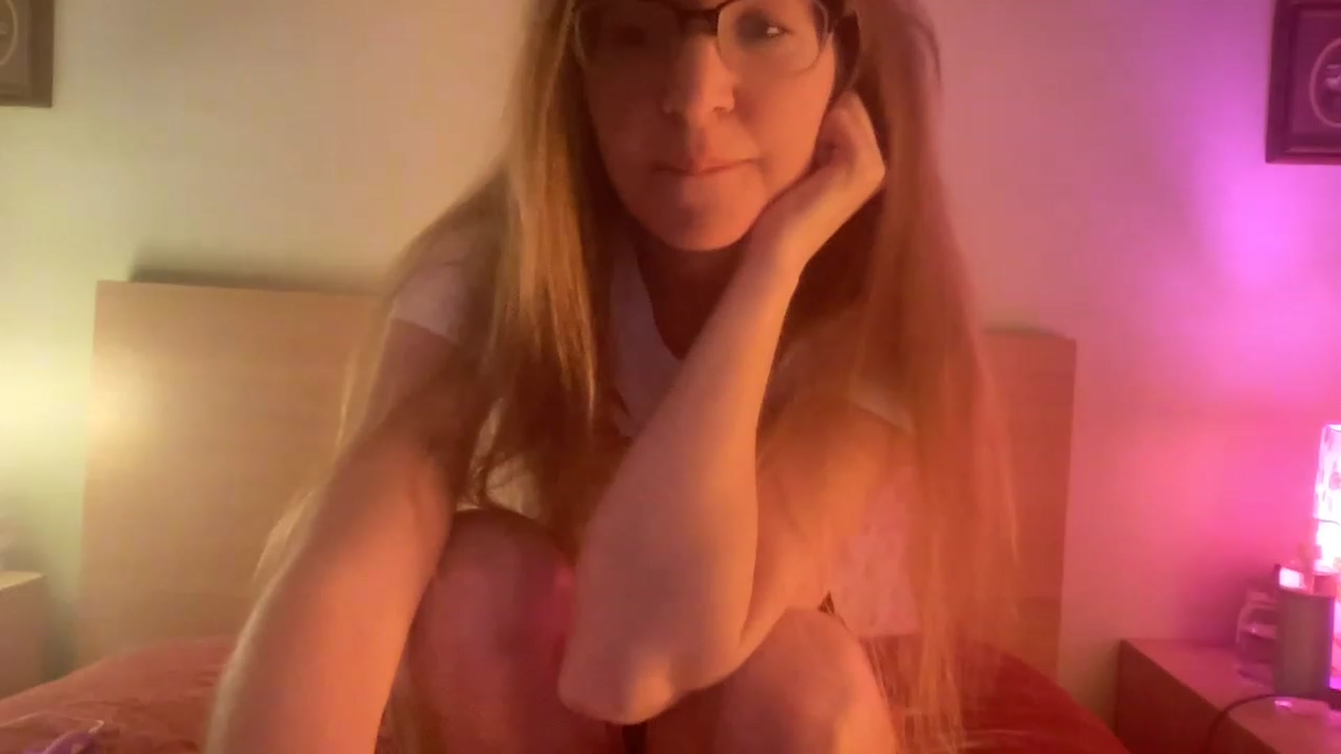 Gallery image thumbnail from Peppymint's myfreecams stream on, 04/06/2023, 24:56 image 18 of 20