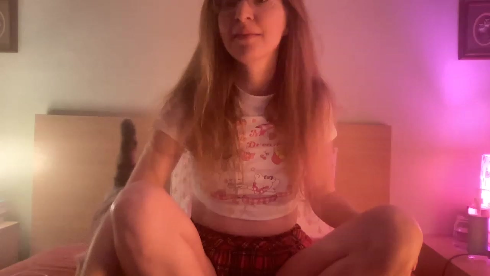 Gallery image thumbnail from Peppymint's myfreecams stream on, 04/06/2023, 24:56 image 6 of 20