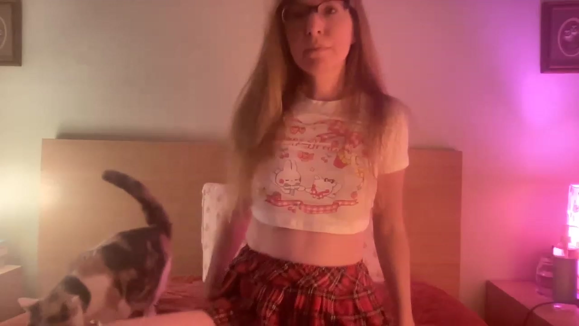 Gallery image thumbnail from Peppymint's myfreecams stream on, 04/06/2023, 24:56 image 2 of 20