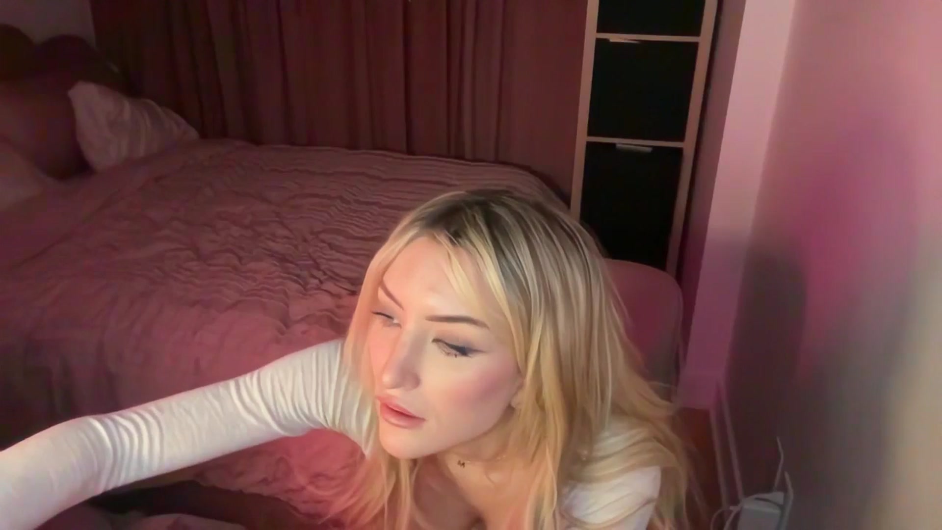 Gallery image thumbnail from Pepsi_Girl's myfreecams stream on, 01/04/2026, 23:25 image 14 of 20