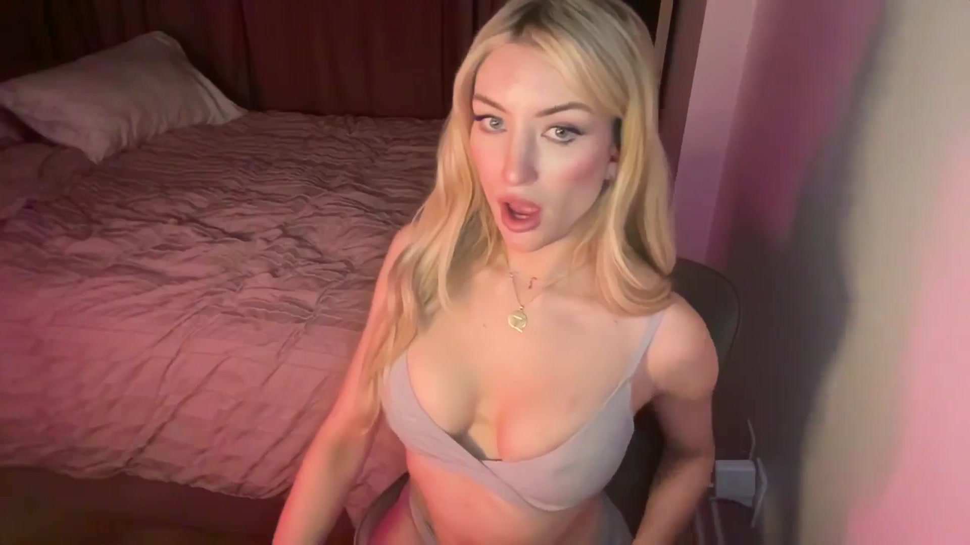 Gallery image thumbnail from Pepsi_Girl's myfreecams stream on, 03/08/2026, 01:08 image 12 of 20