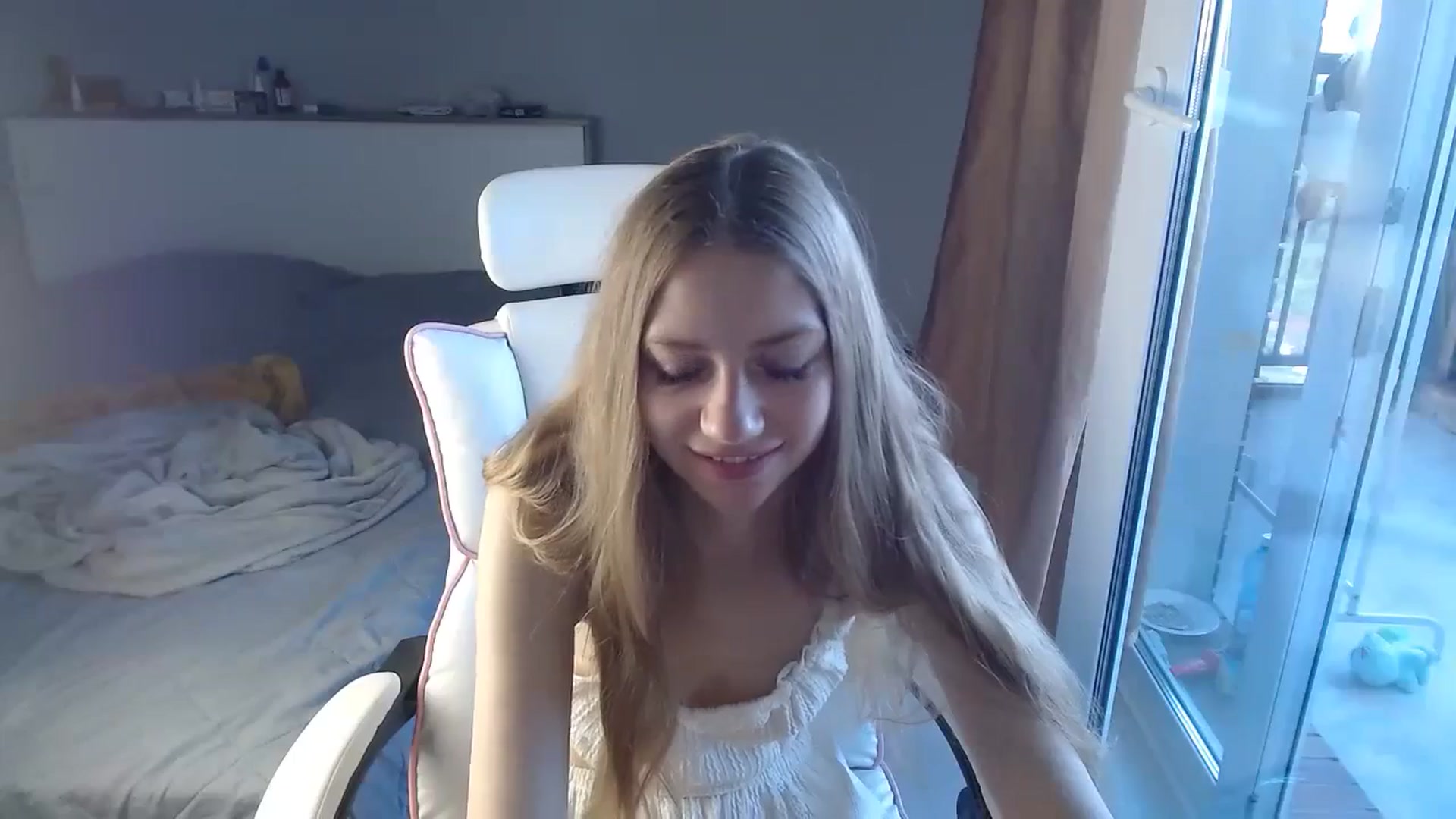 Gallery image thumbnail from Perfect_Blond's myfreecams stream on, 08/05/2024, 02:16 image 10 of 20