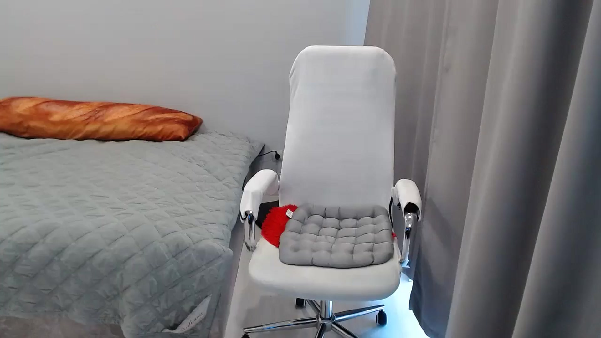 Gallery image thumbnail from Perfect_Blond's myfreecams stream on, 01/25/2026, 06:00 image 12 of 20