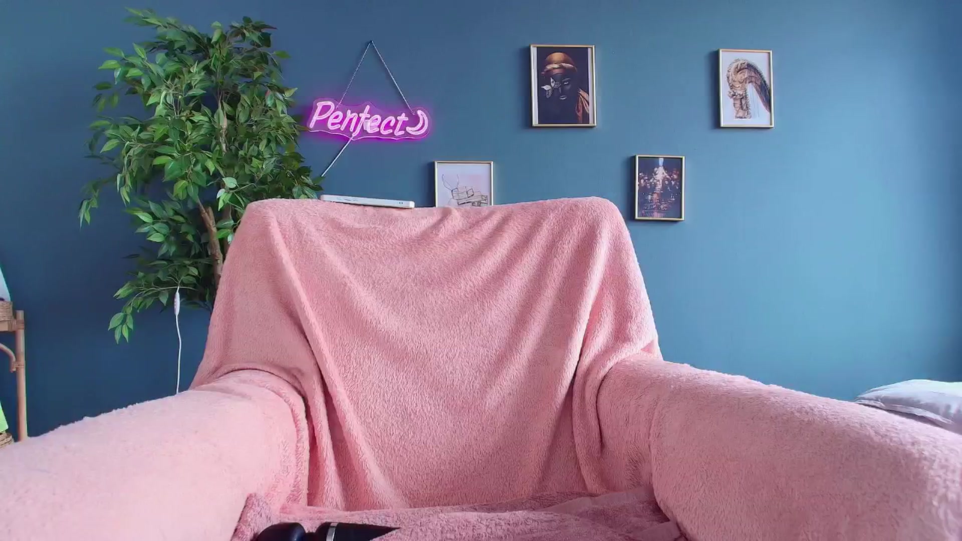 Gallery image thumbnail from Perfect_Moans's myfreecams stream on, 04/13/2026, 11:05 image 19 of 20