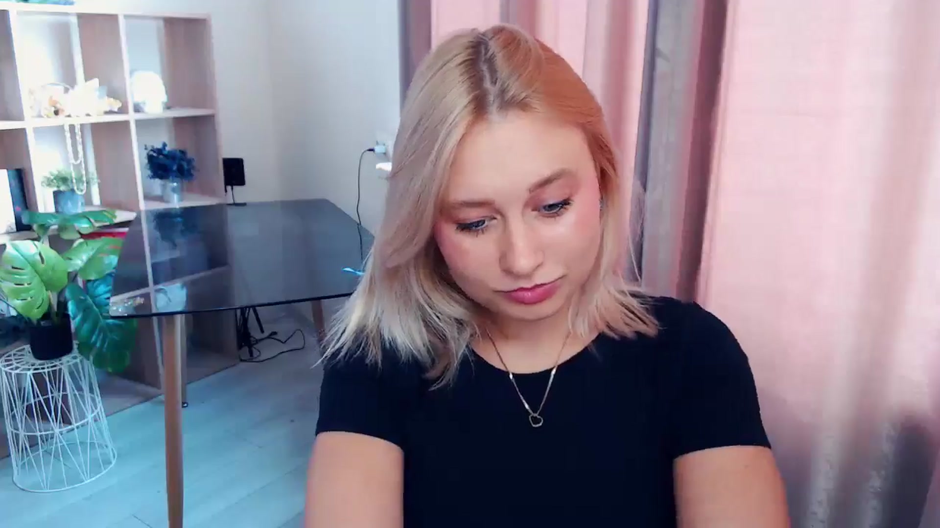 Gallery image thumbnail from Perfect_Star's myfreecams stream on, 09/07/2025, 10:31 image 16 of 20