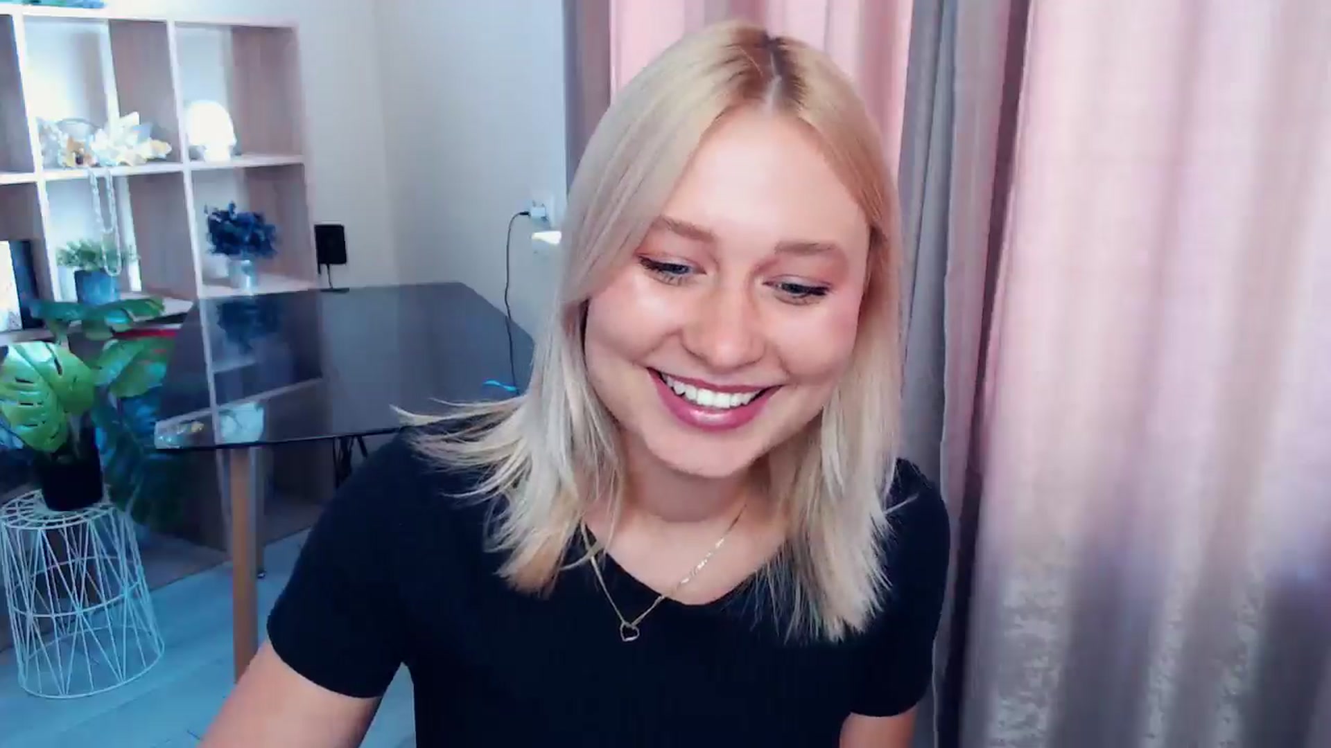 Gallery image thumbnail from Perfect_Star's myfreecams stream on, 09/07/2025, 10:31 image 7 of 20