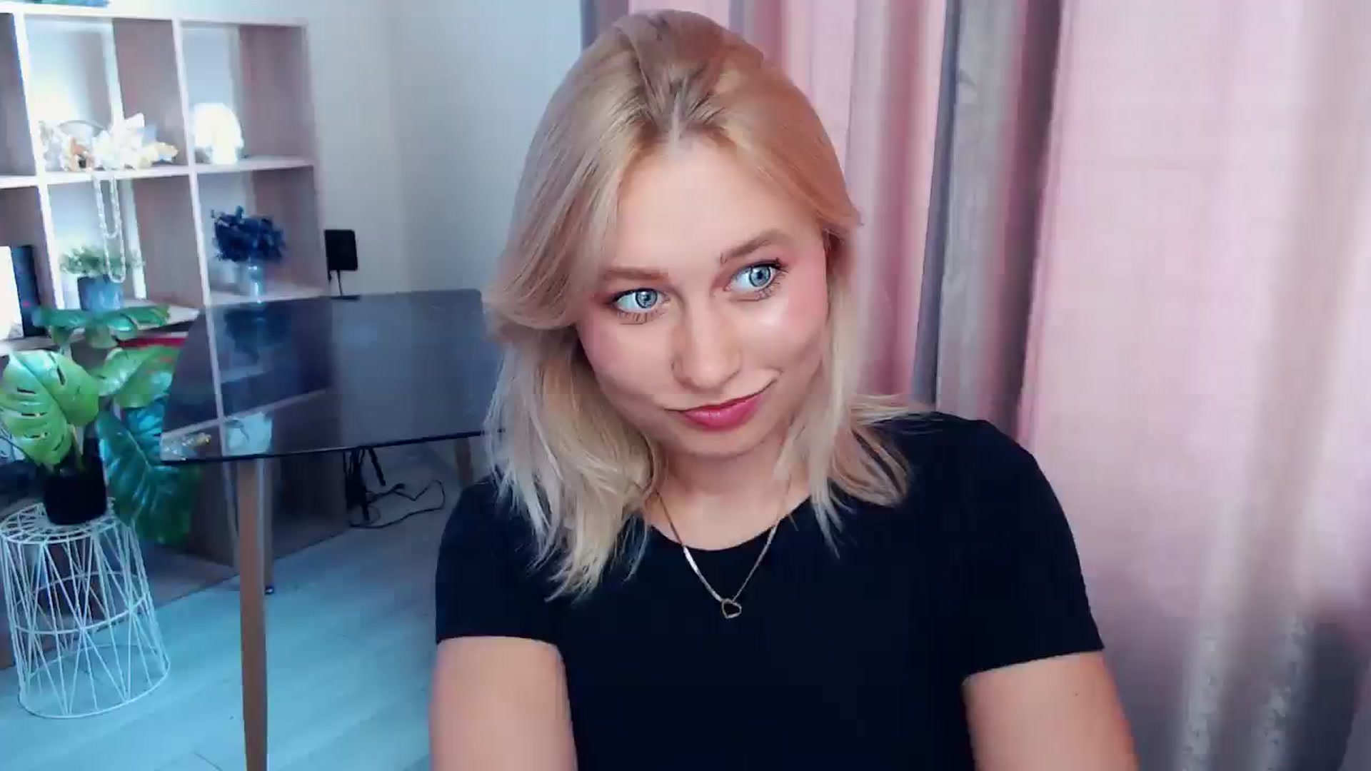 Gallery image thumbnail from Perfect_Star's myfreecams stream on, 09/07/2025, 10:31 image 18 of 20