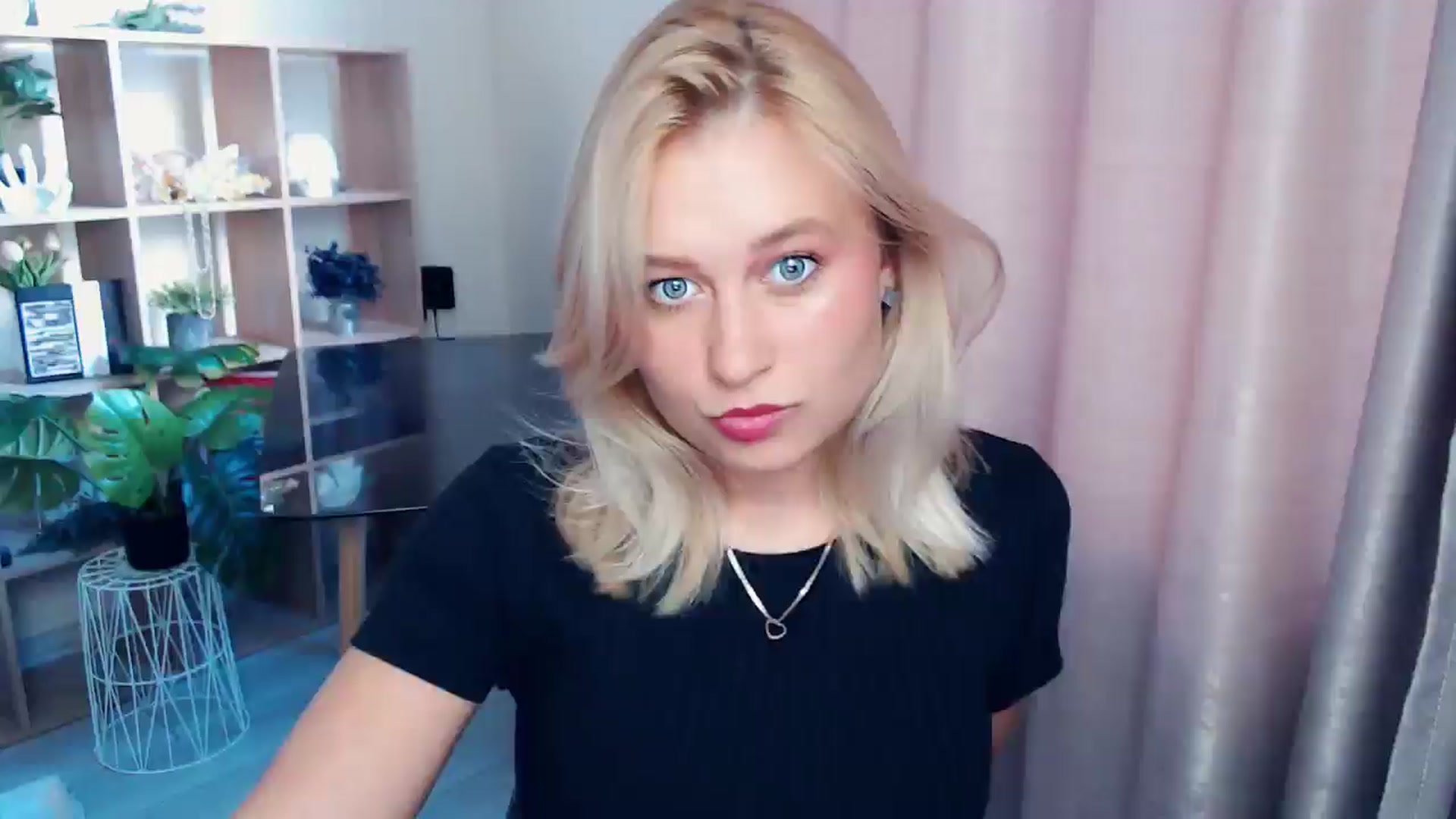 Gallery image thumbnail from Perfect_Star's myfreecams stream on, 09/07/2025, 16:18 image 5 of 20