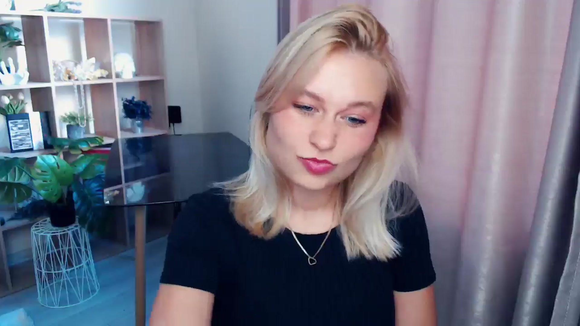 Gallery image thumbnail from Perfect_Star's myfreecams stream on, 09/07/2025, 16:18 image 4 of 20