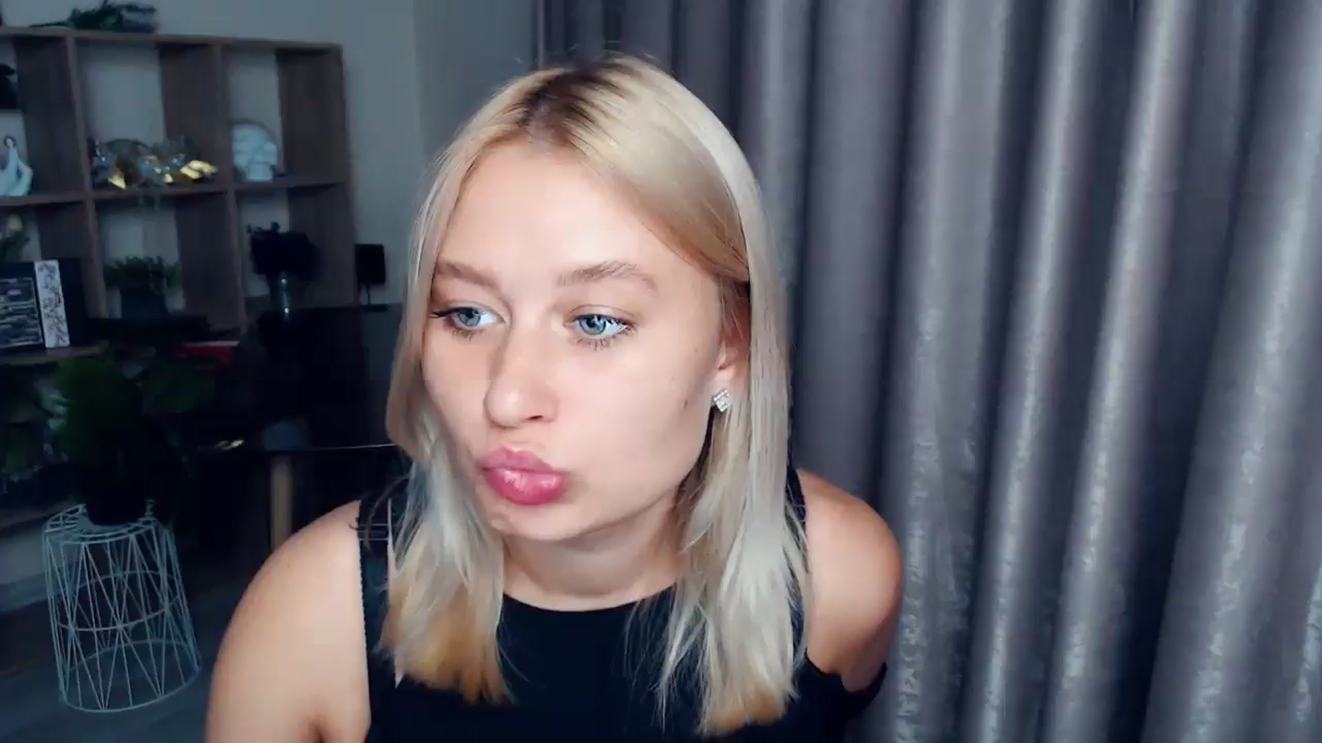 Gallery image thumbnail from Perfect_Star's myfreecams stream on, 09/08/2025, 17:48 image 8 of 20