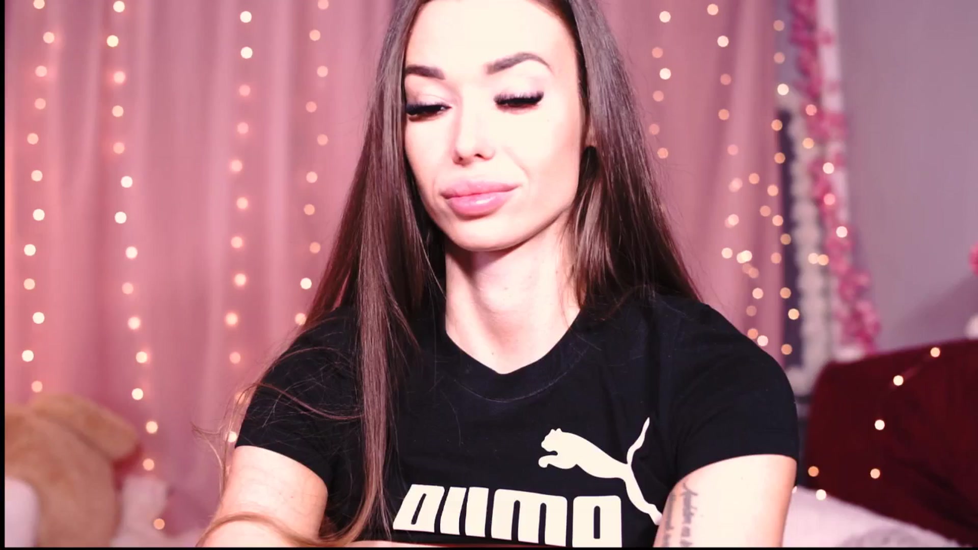 Gallery image thumbnail from Perfectview's myfreecams stream on, 03/21/2026, 13:36 image 6 of 20