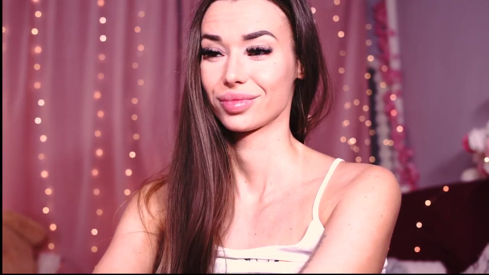 Gallery image thumbnail from Perfectview's myfreecams stream on, 03/23/2026, 20:47 image 8 of 20