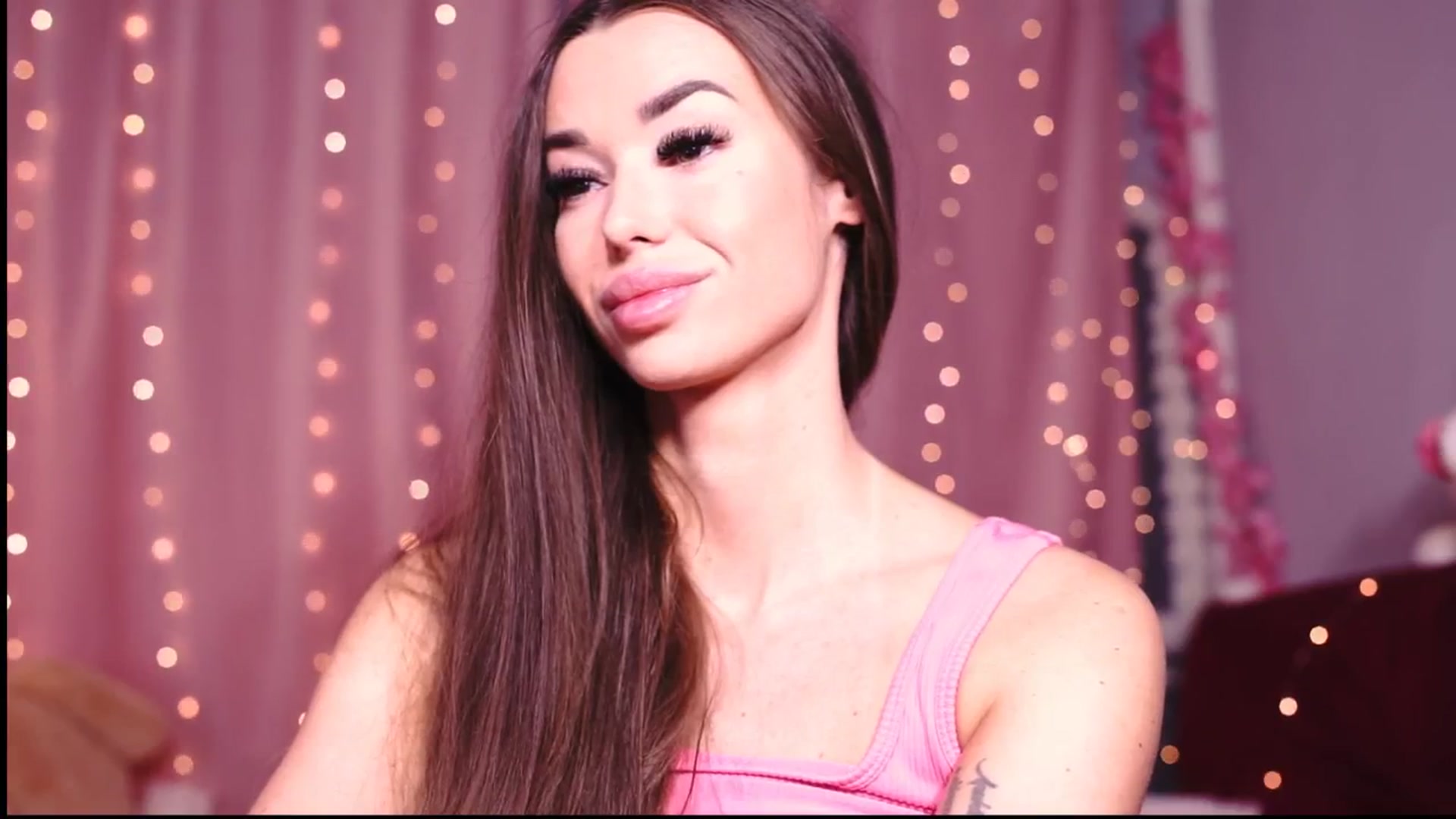 Gallery image thumbnail from Perfectview's myfreecams stream on, 04/04/2026, 09:13 image 7 of 20