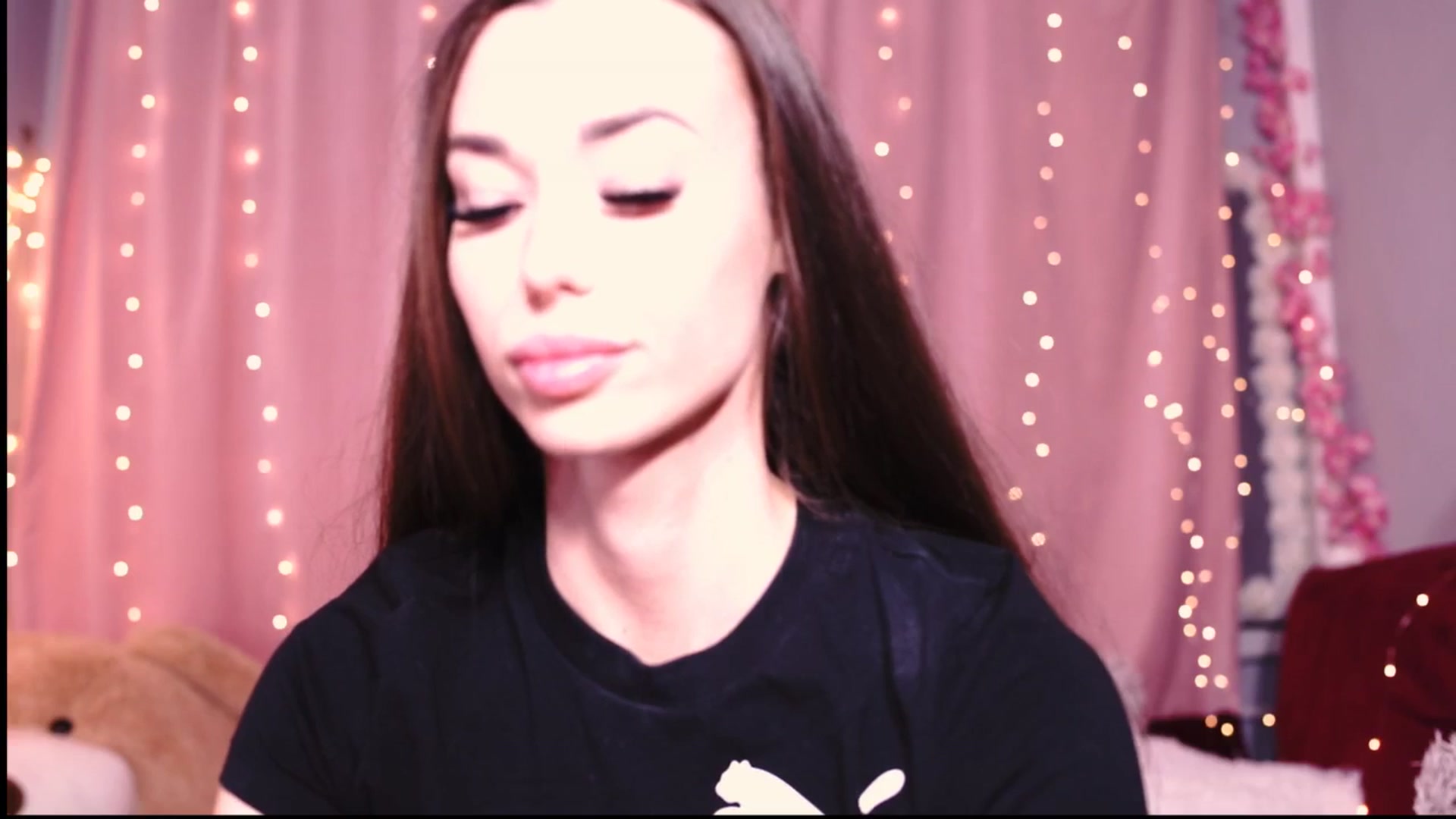 Gallery image thumbnail from Perfectview's myfreecams stream on, 04/06/2026, 20:07 image 12 of 20