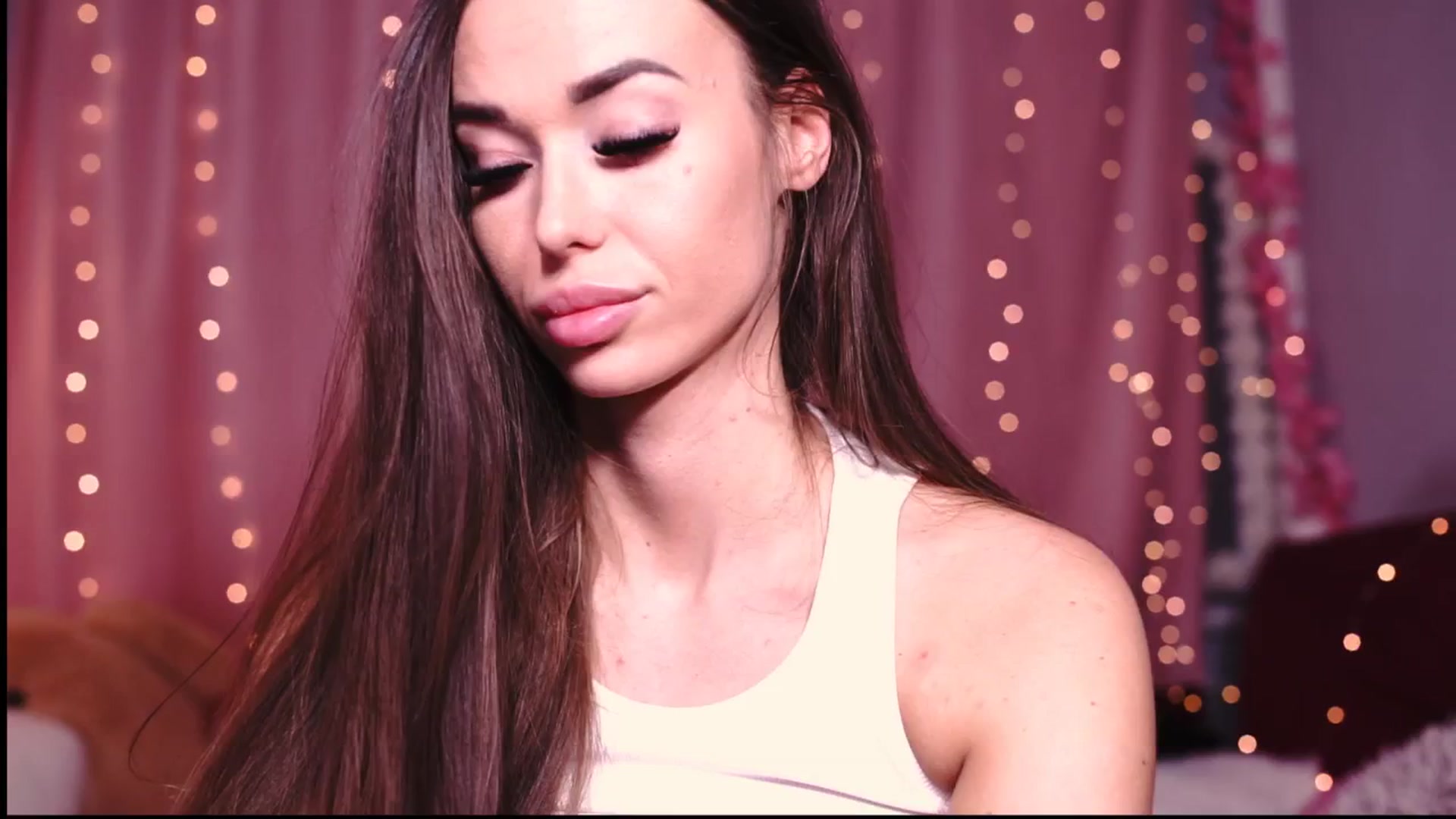 Gallery image thumbnail from Perfectview's myfreecams stream on, 04/11/2026, 14:06 image 17 of 20